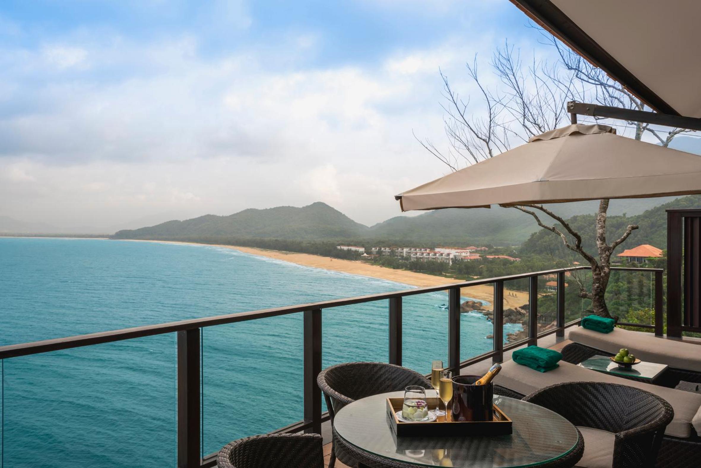 Three-Bedroom Hillside Pool Villa with Ocean View  - Photo 7