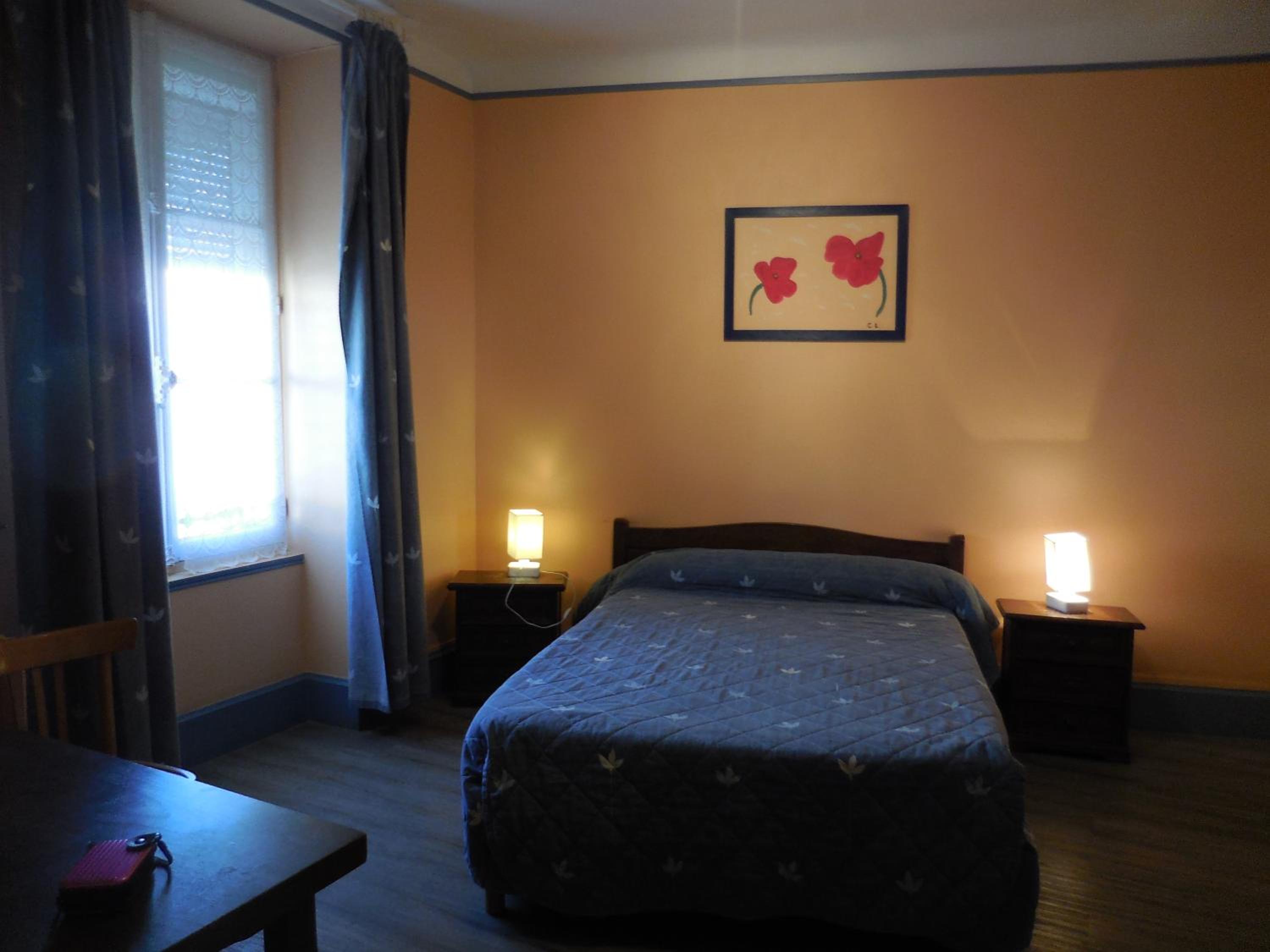 Twin Room - Photo 2