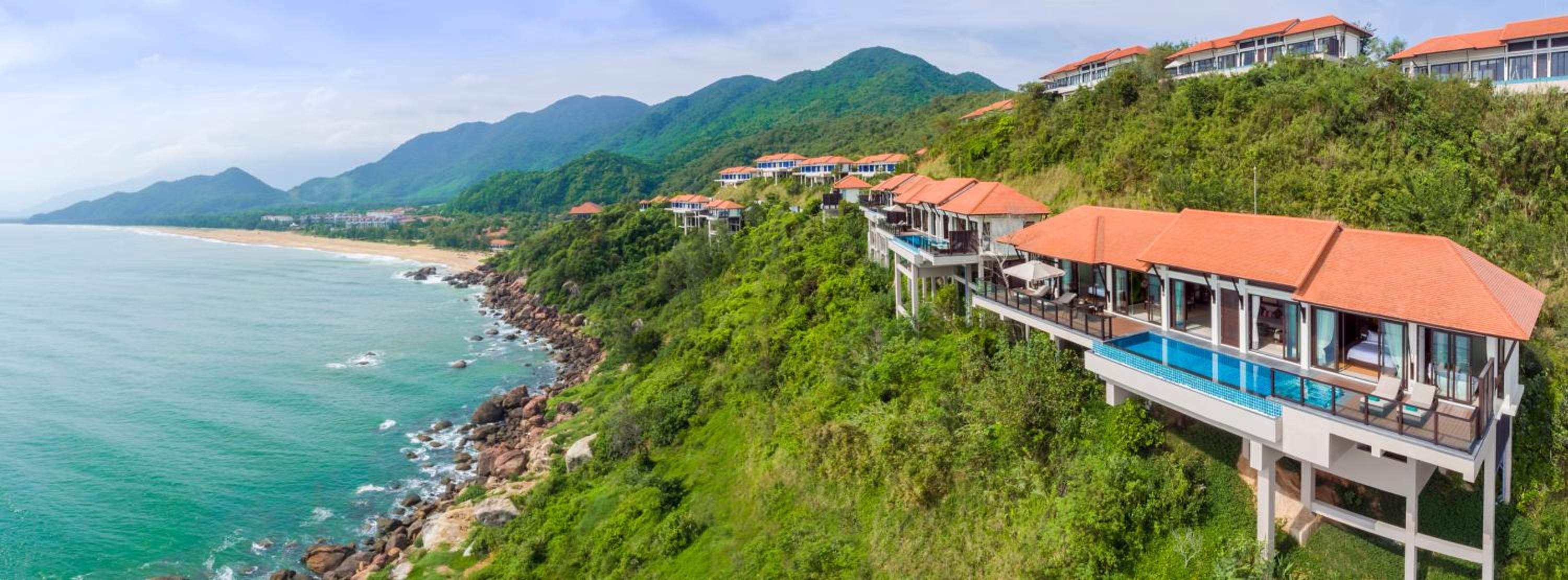 Three-Bedroom Hillside Pool Villa with Ocean View  - Photo 2