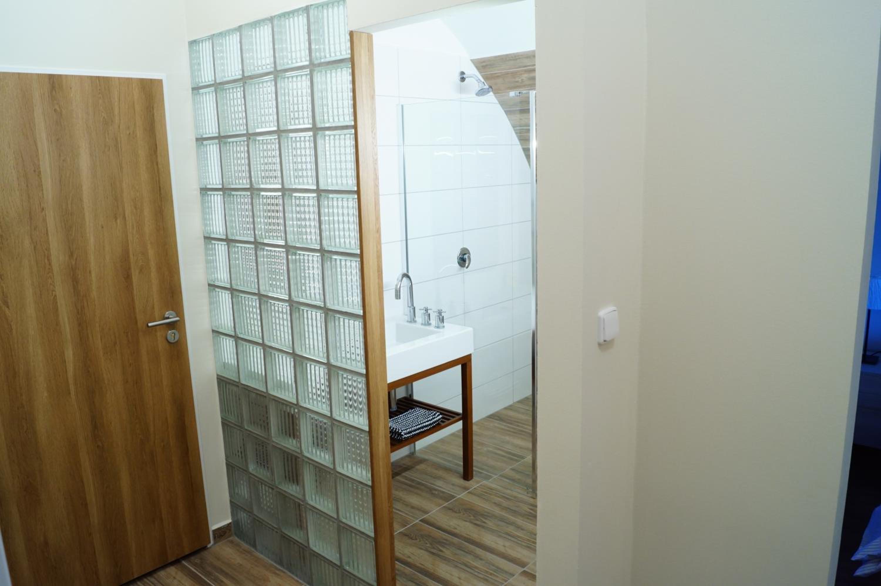 Apartment - Photo 2