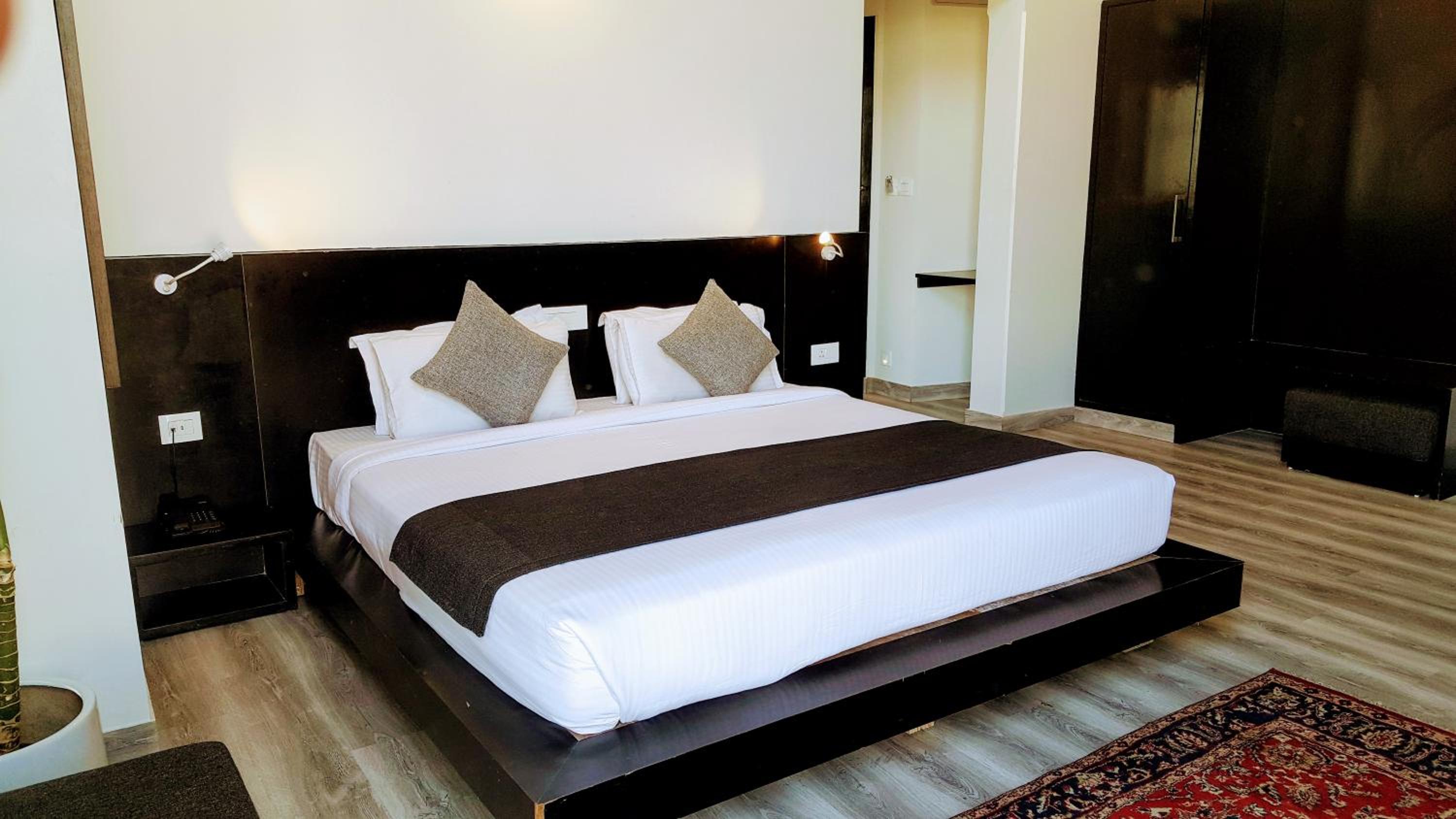 Duplex Suite - Photo 13
