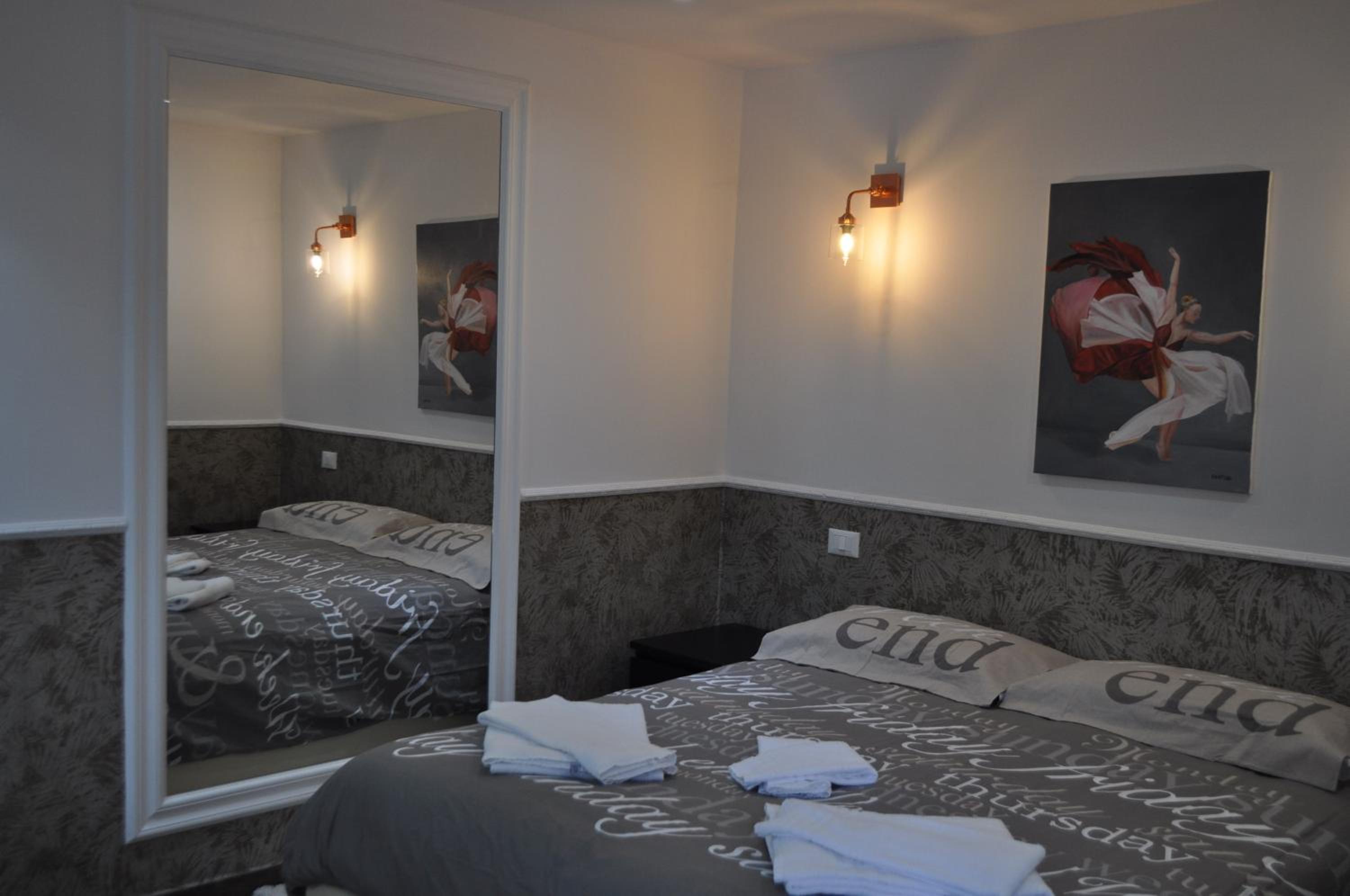 Standard Double or Twin Room photo 1