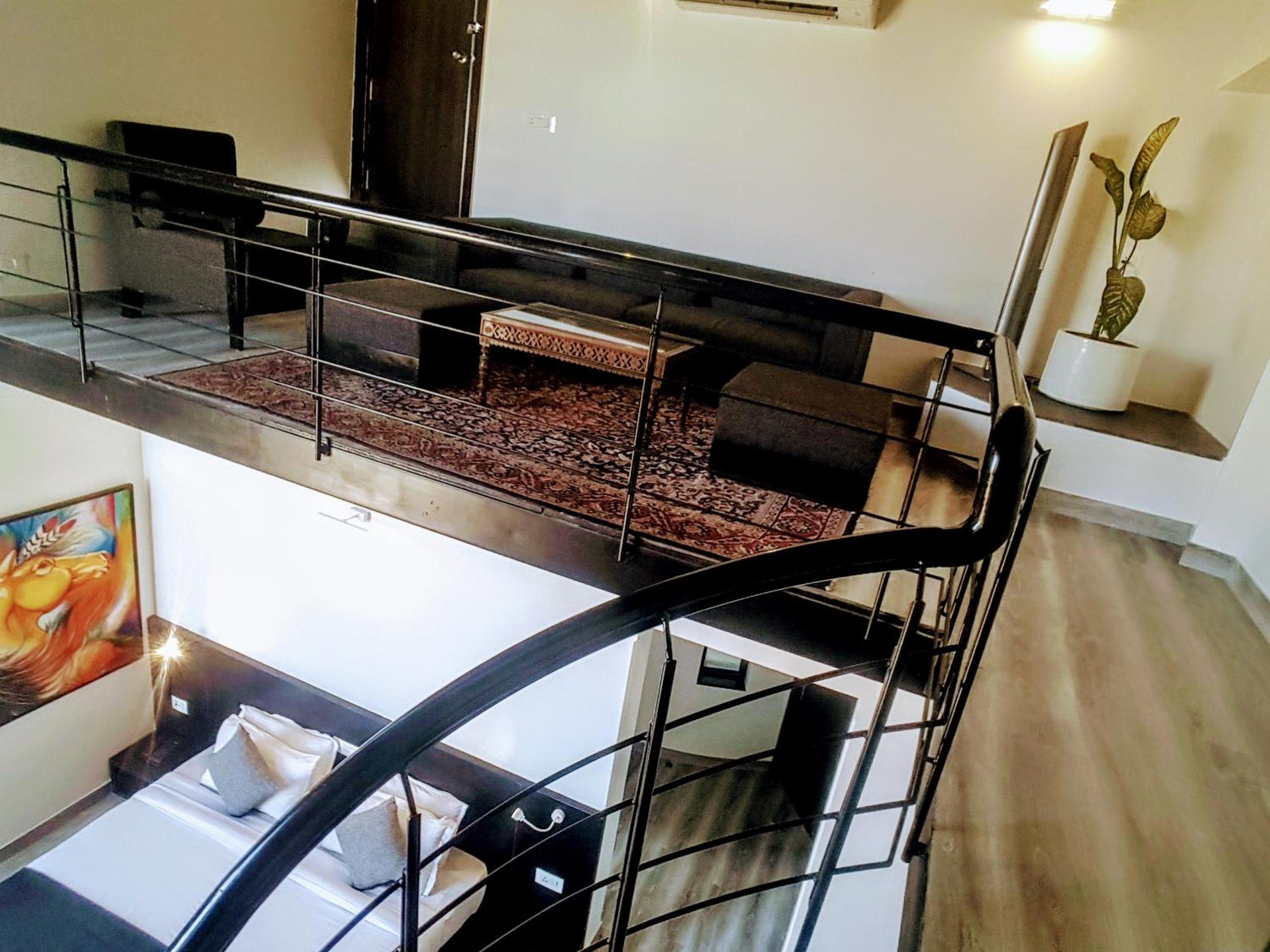 Duplex Suite - Photo 2