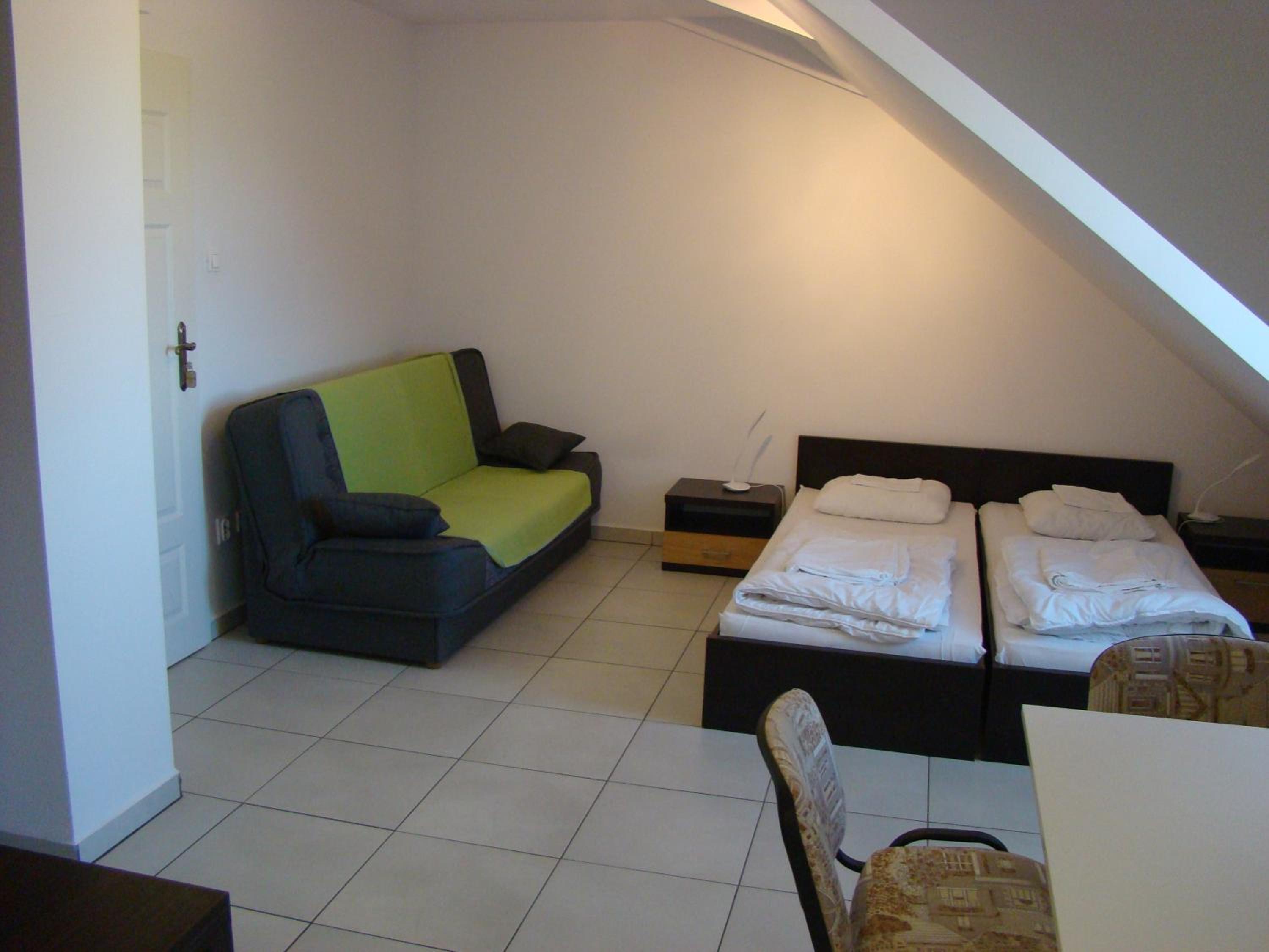 Suite - Photo 1