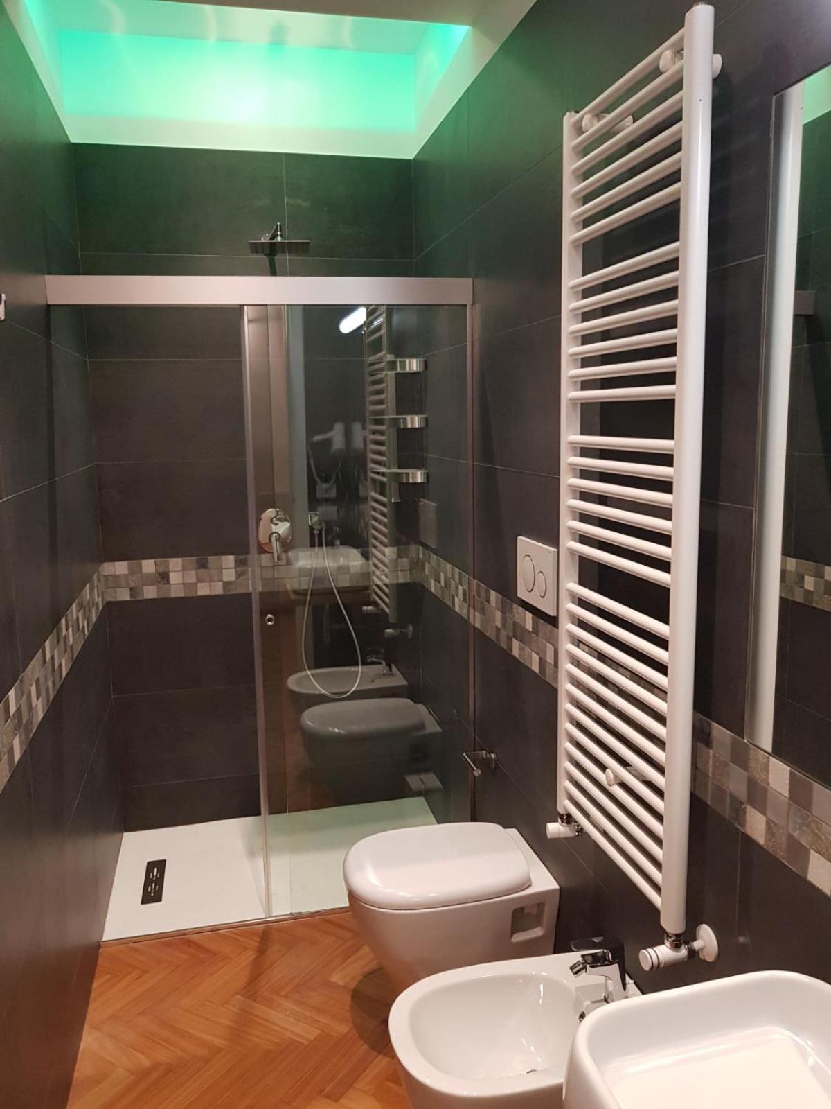 King Suite with Balcony photo 2