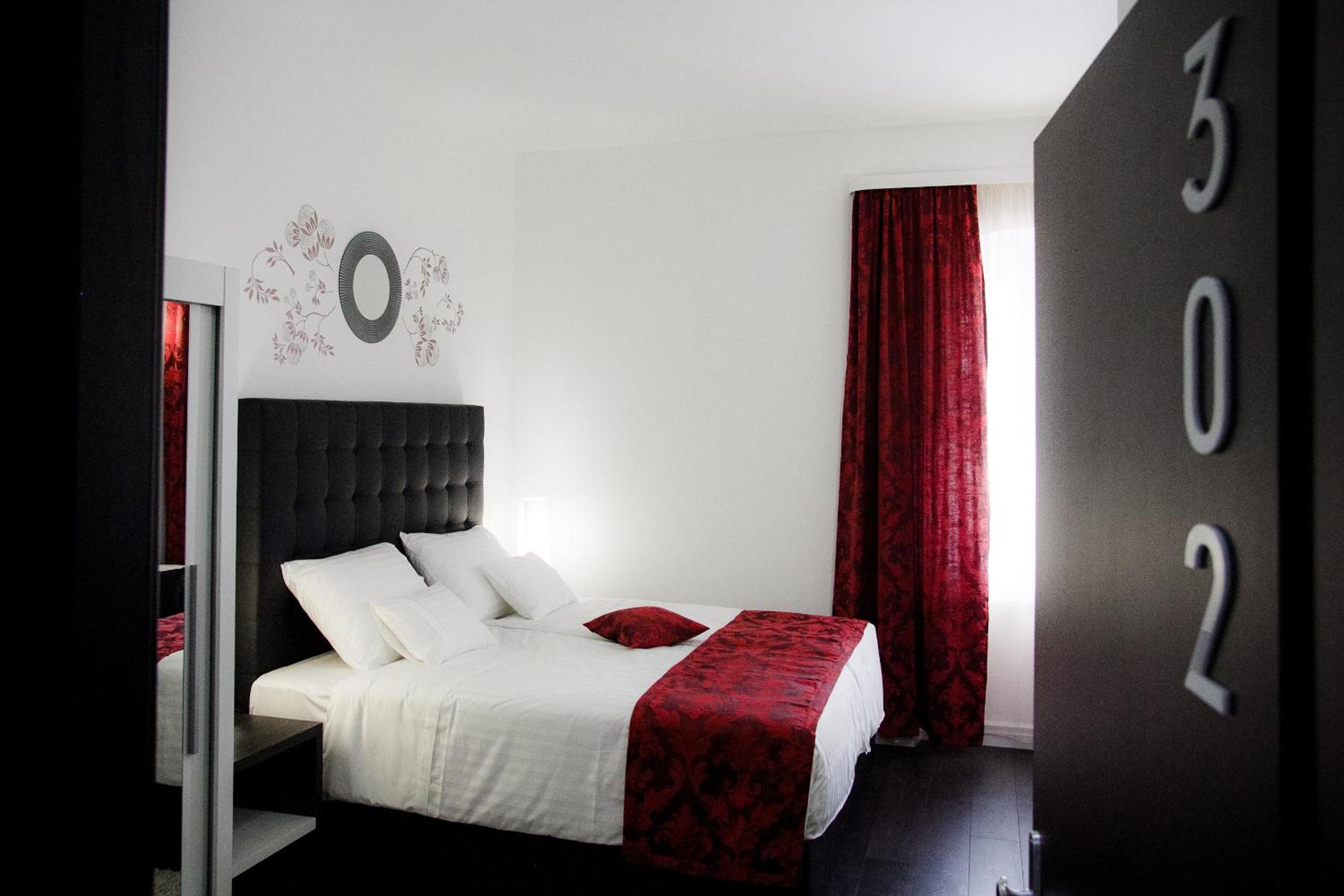 Superior Twin Room with City View