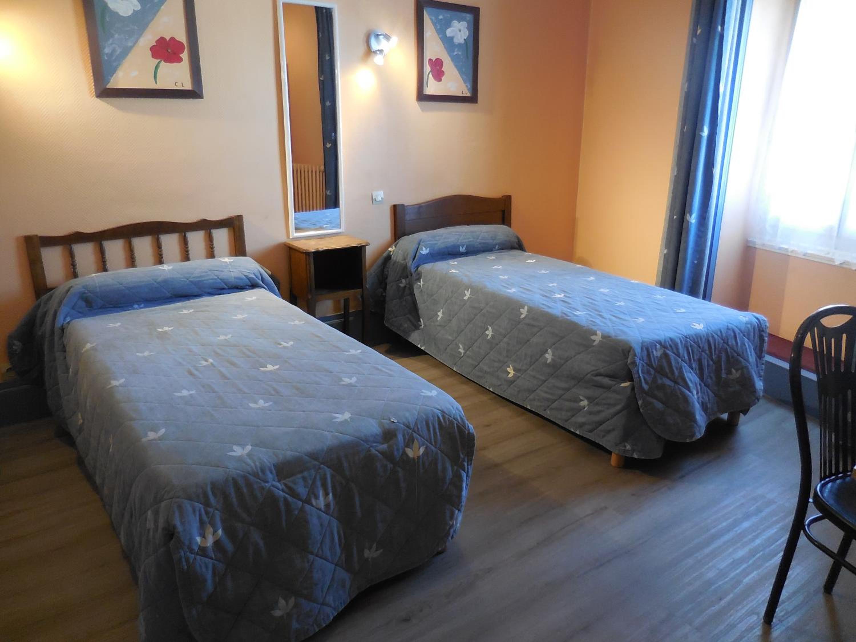 Twin Room - Photo 1