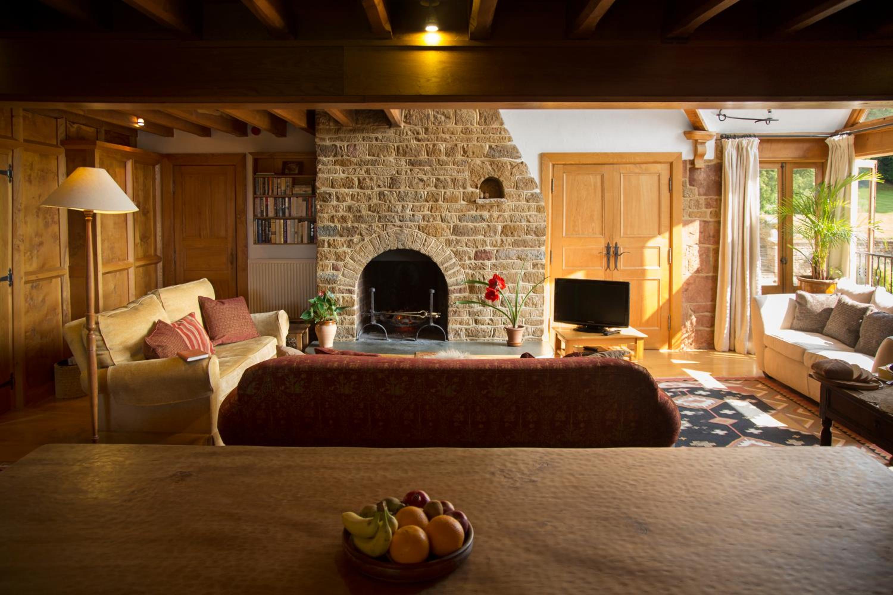 Two-Bedroom House - Photo 19