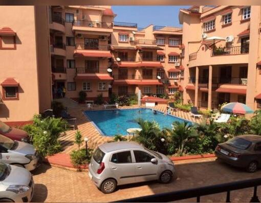 Apartment with Balcony photo 2