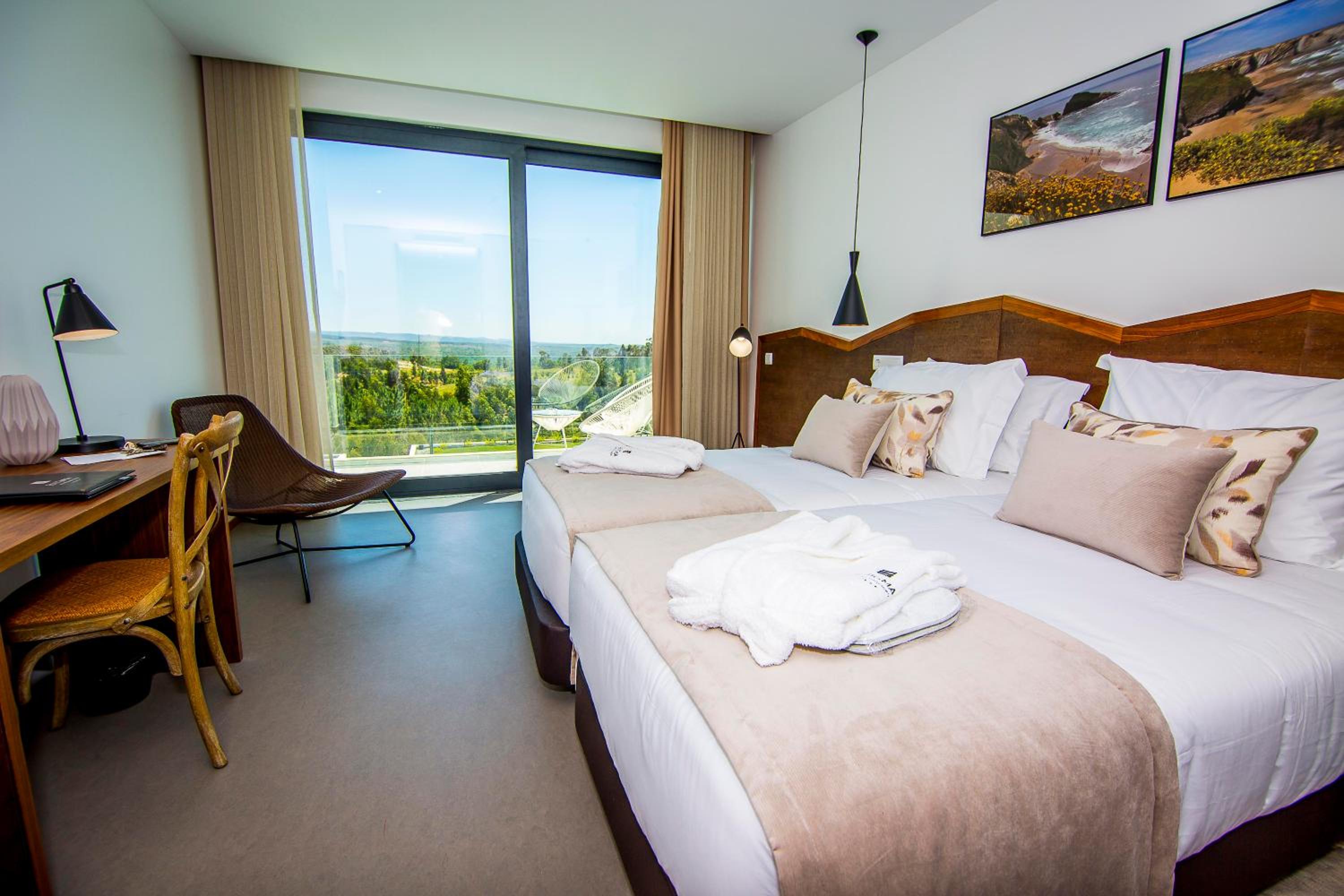 Double Room with Pool View photo 2