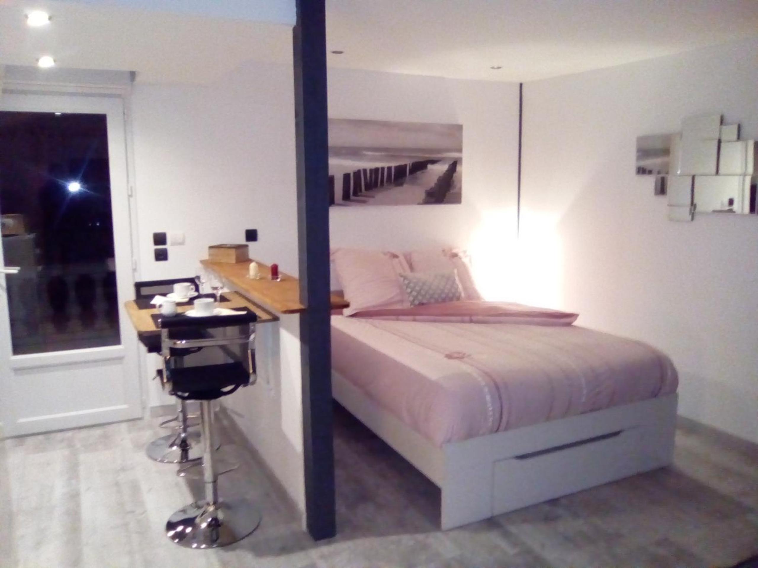 Deluxe Room (2 Adults + 1 Child) photo 2
