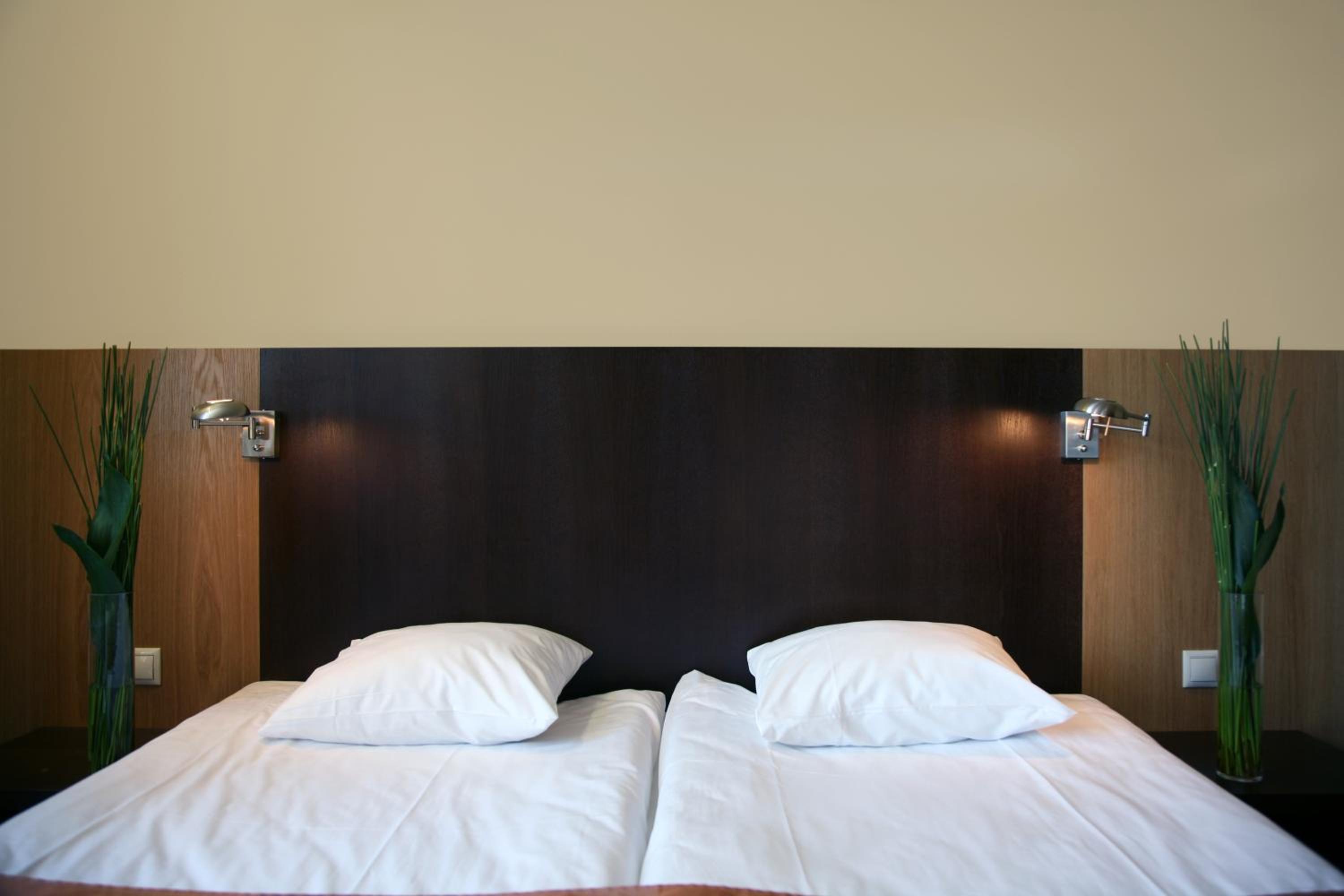Standard Double or Twin Room - Photo 6