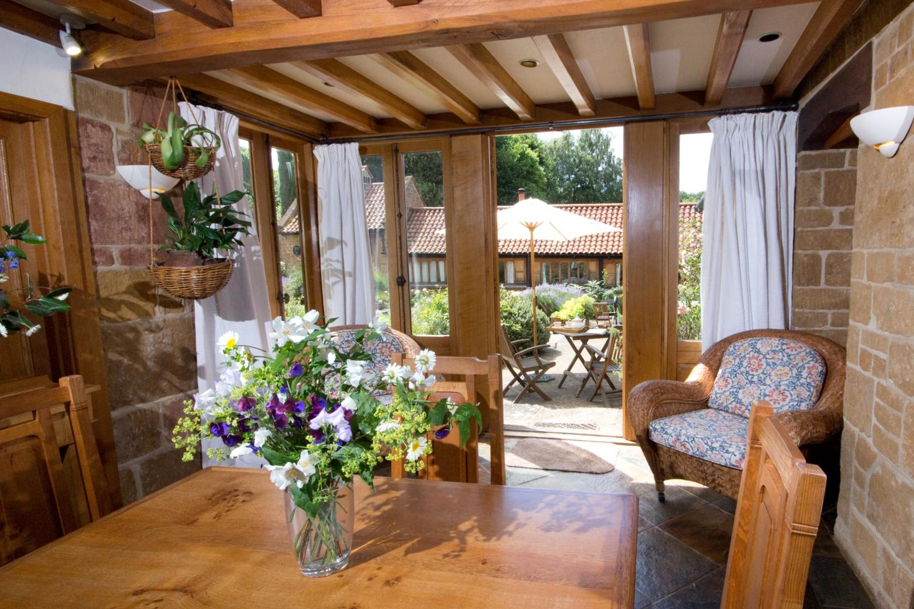 One-Bedroom House - Photo 6