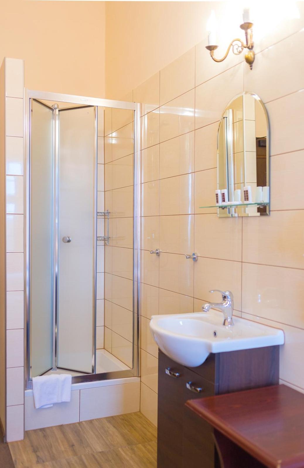 Single Room with Shared Bathroom photo 3