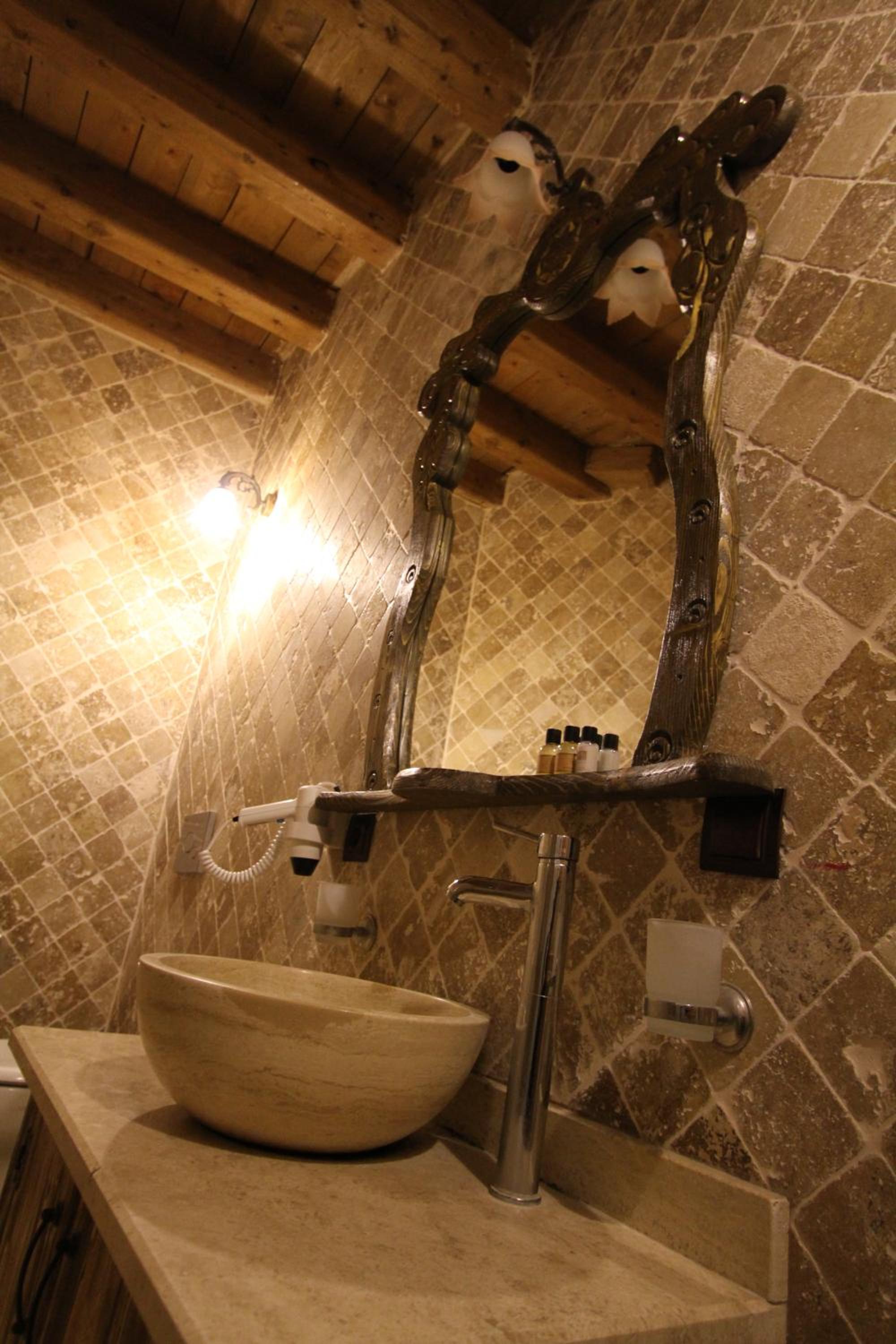 Deluxe Double Room - Photo 10