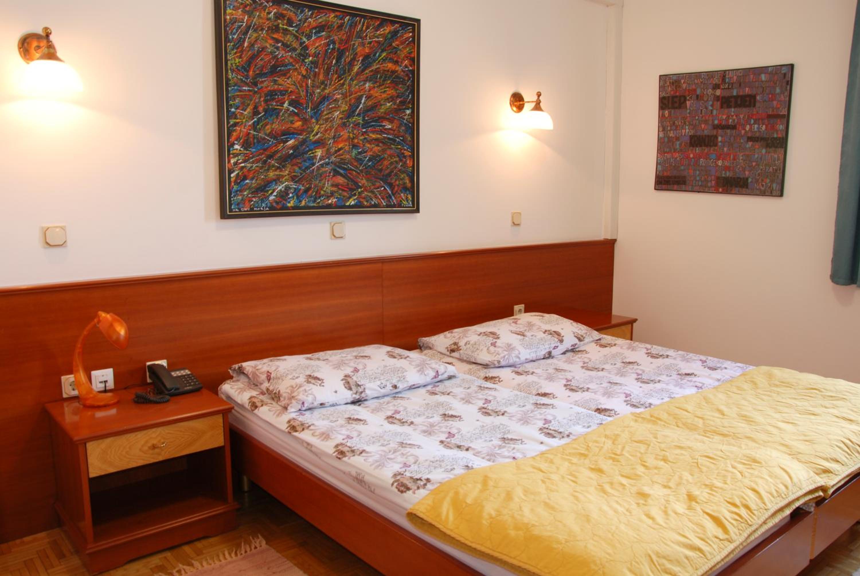 Double or Twin Room photo 3