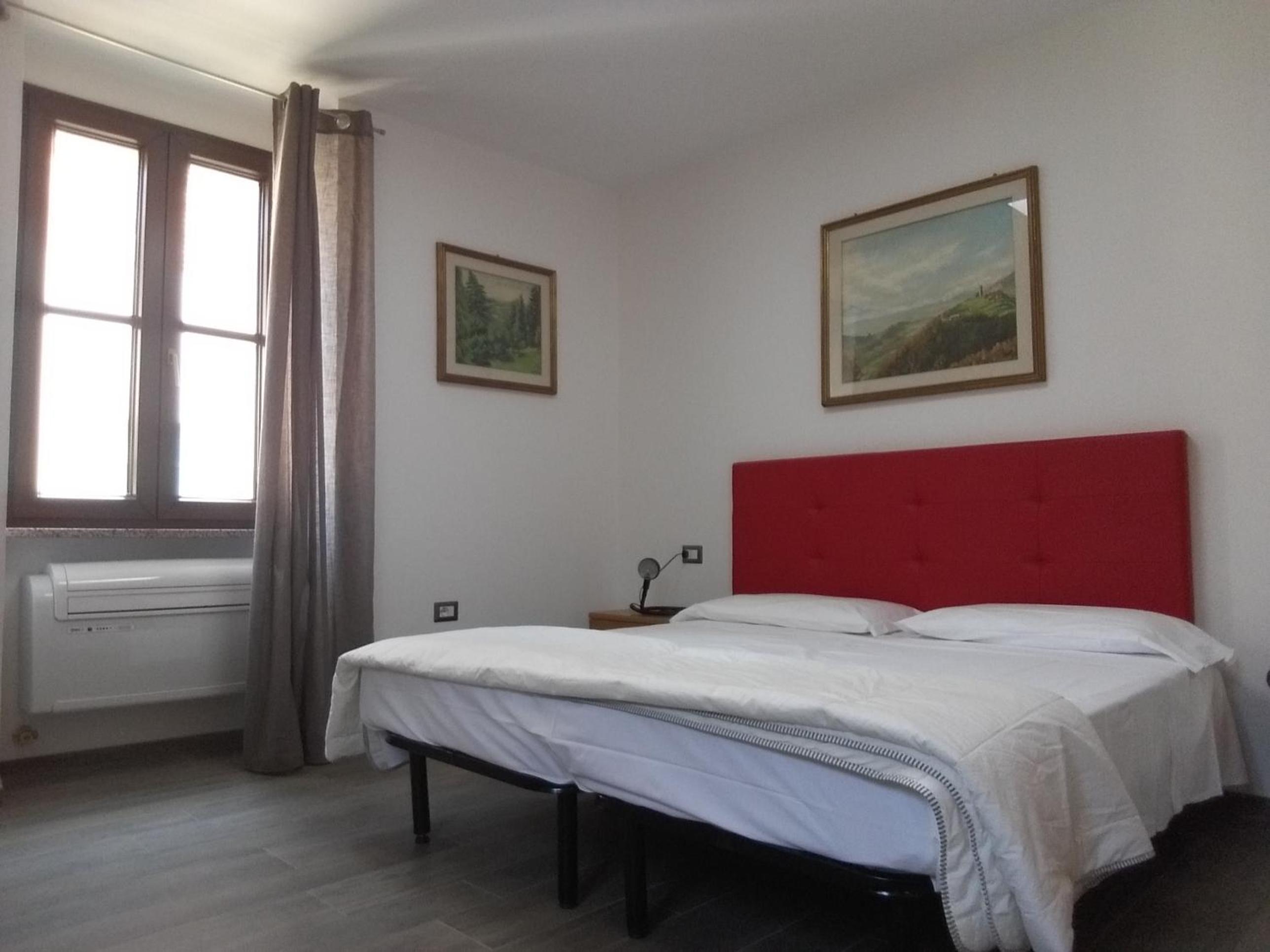 Double or Twin Room - Photo 5