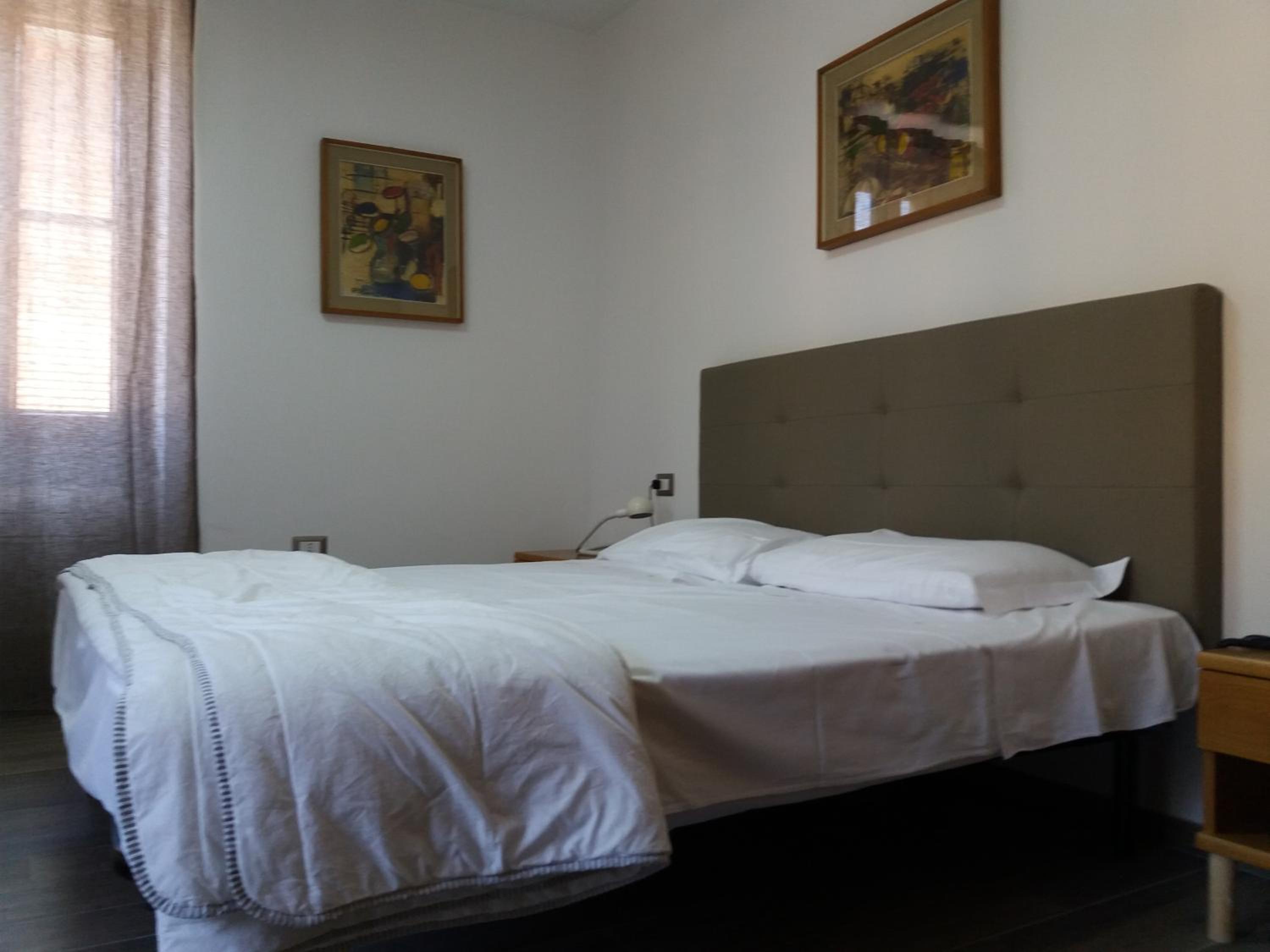 Double or Twin Room - Photo 3