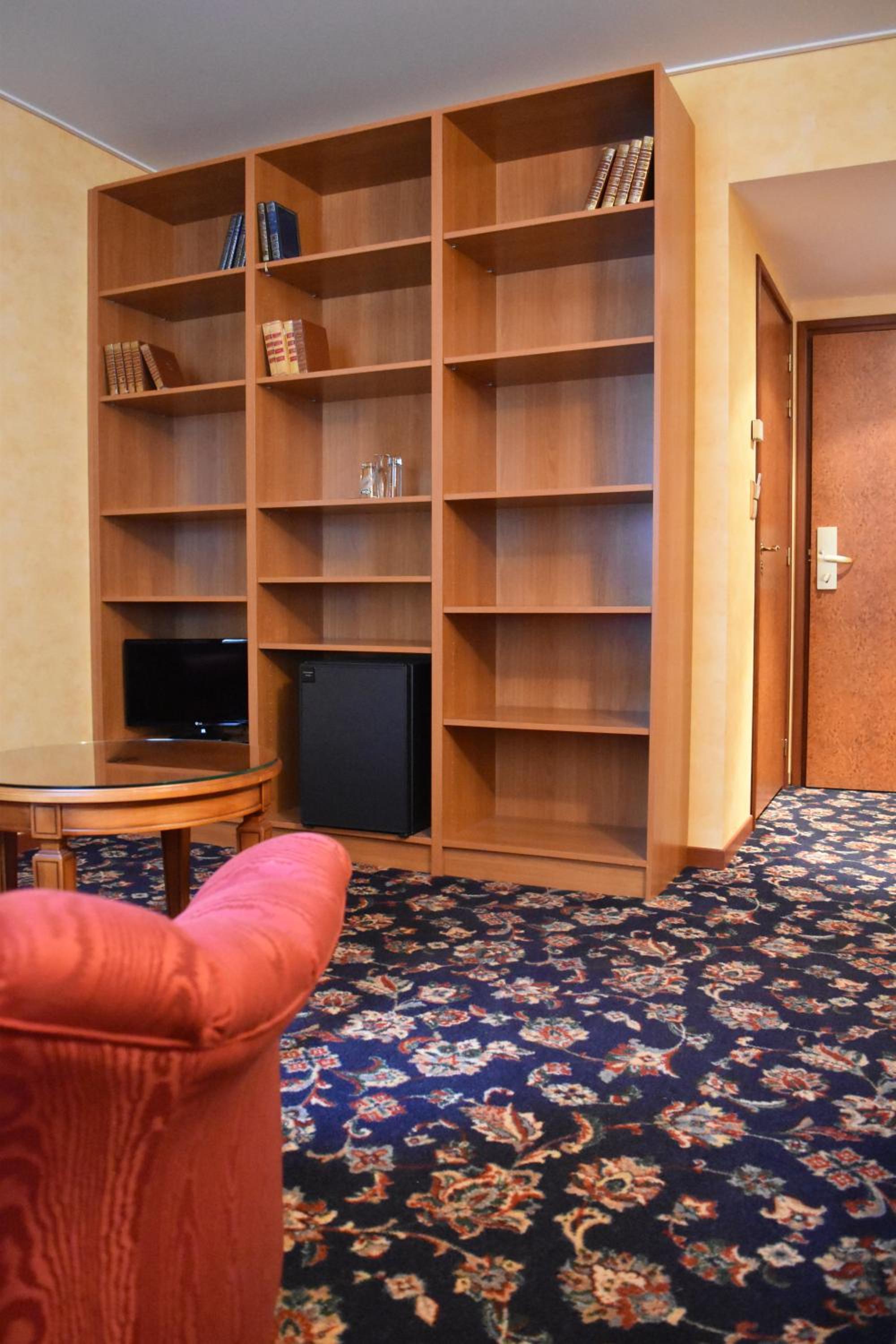 Suite - Photo 3