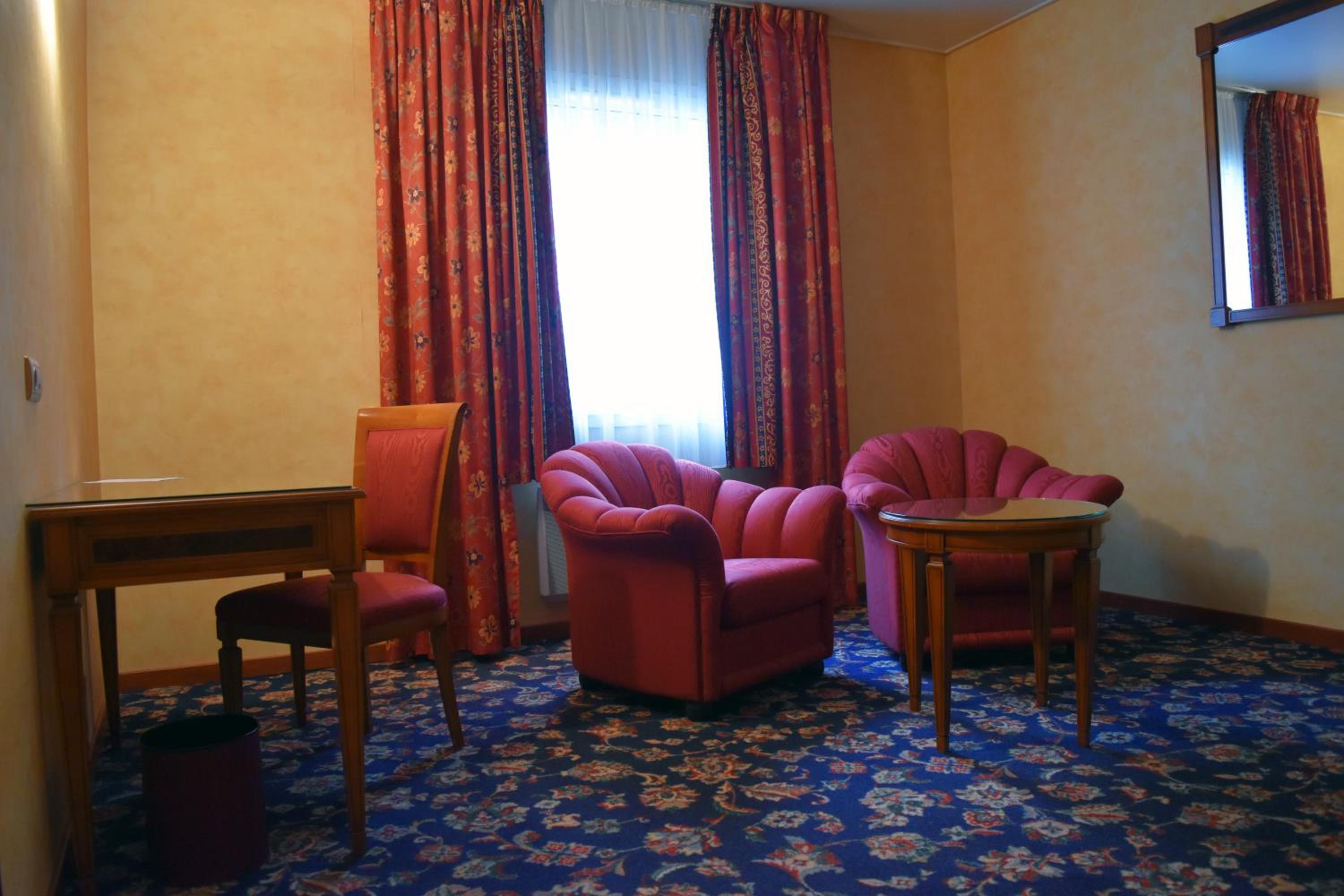 Suite - Photo 4