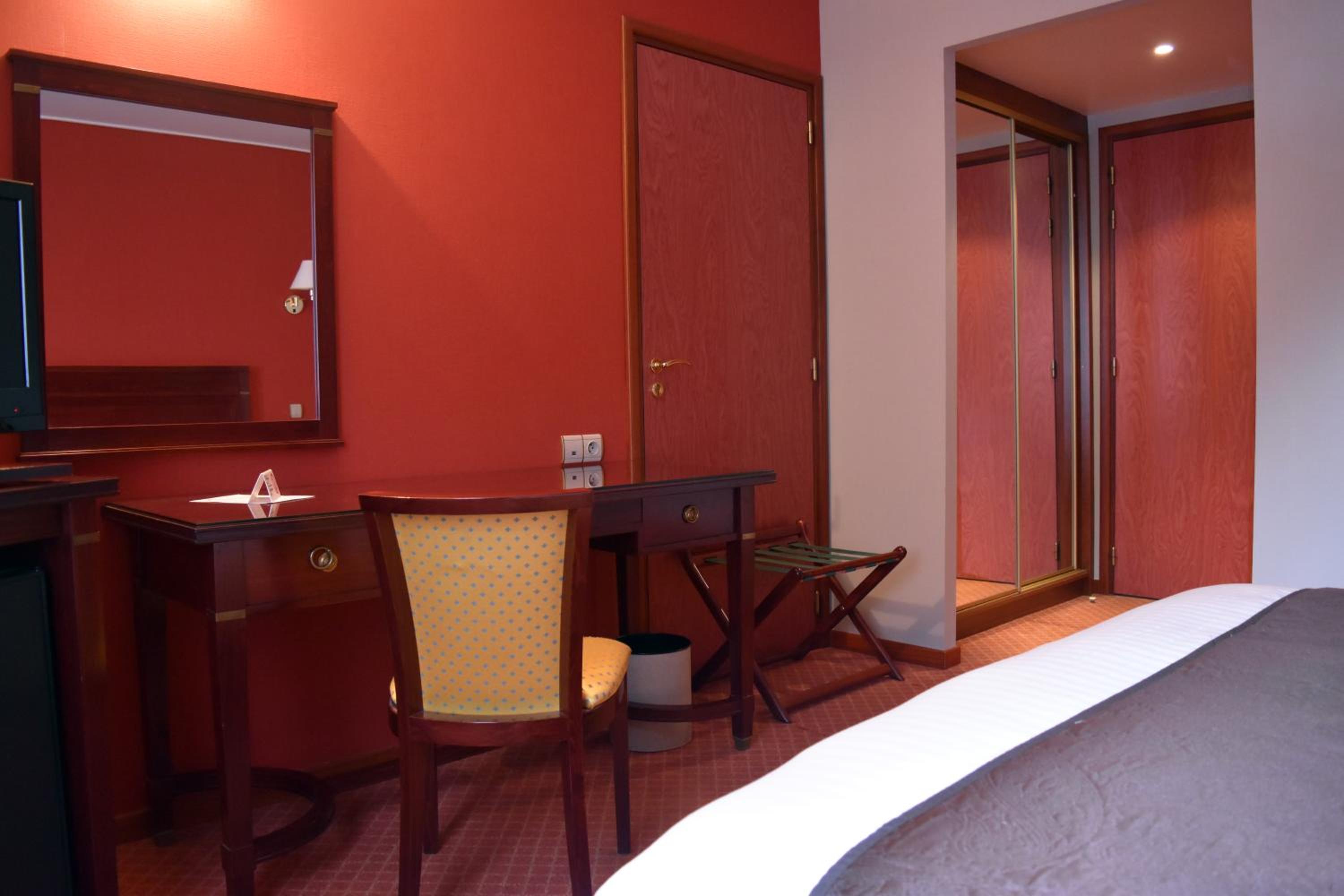 Double Room - Photo 6