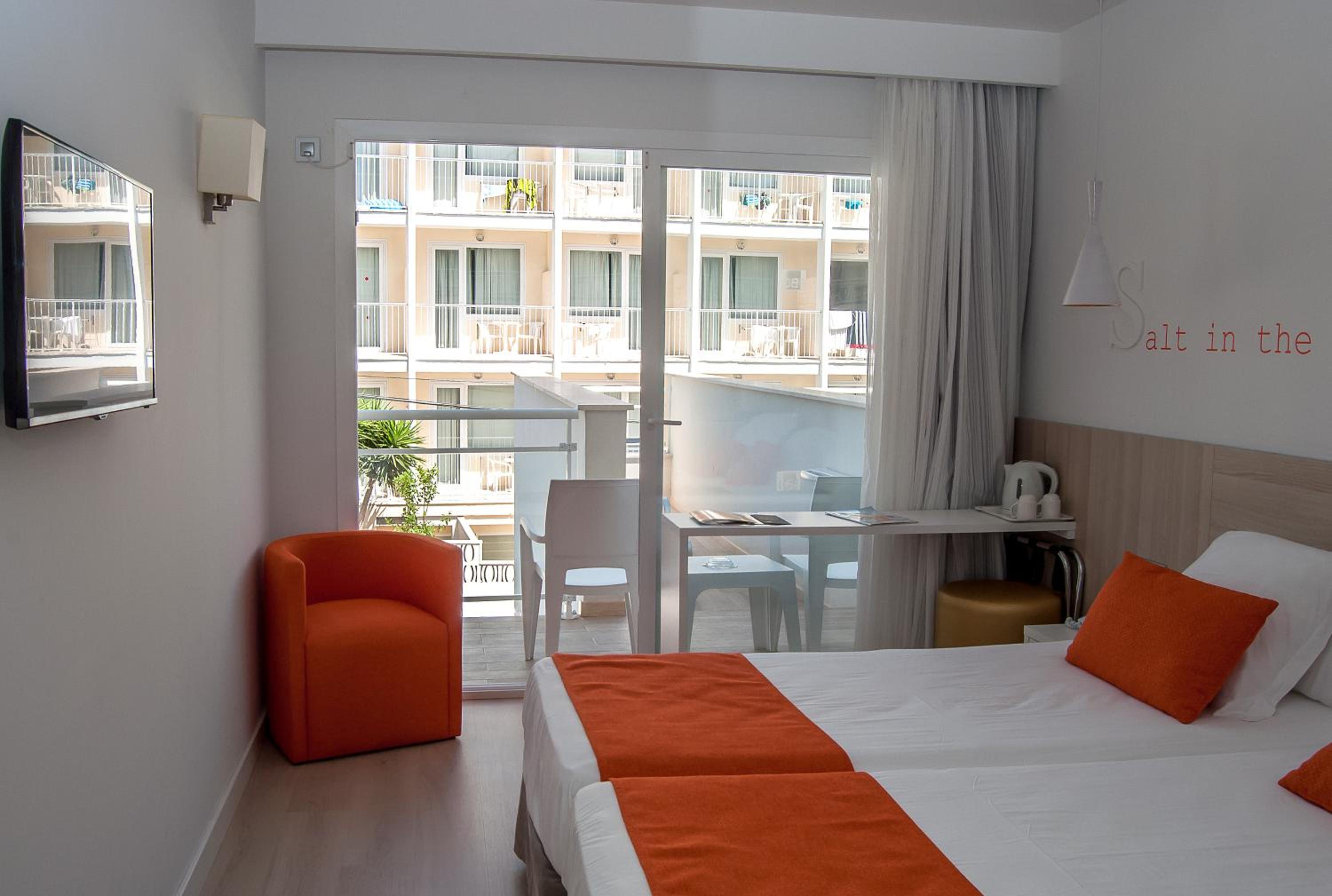 Double or Twin Room photo 2