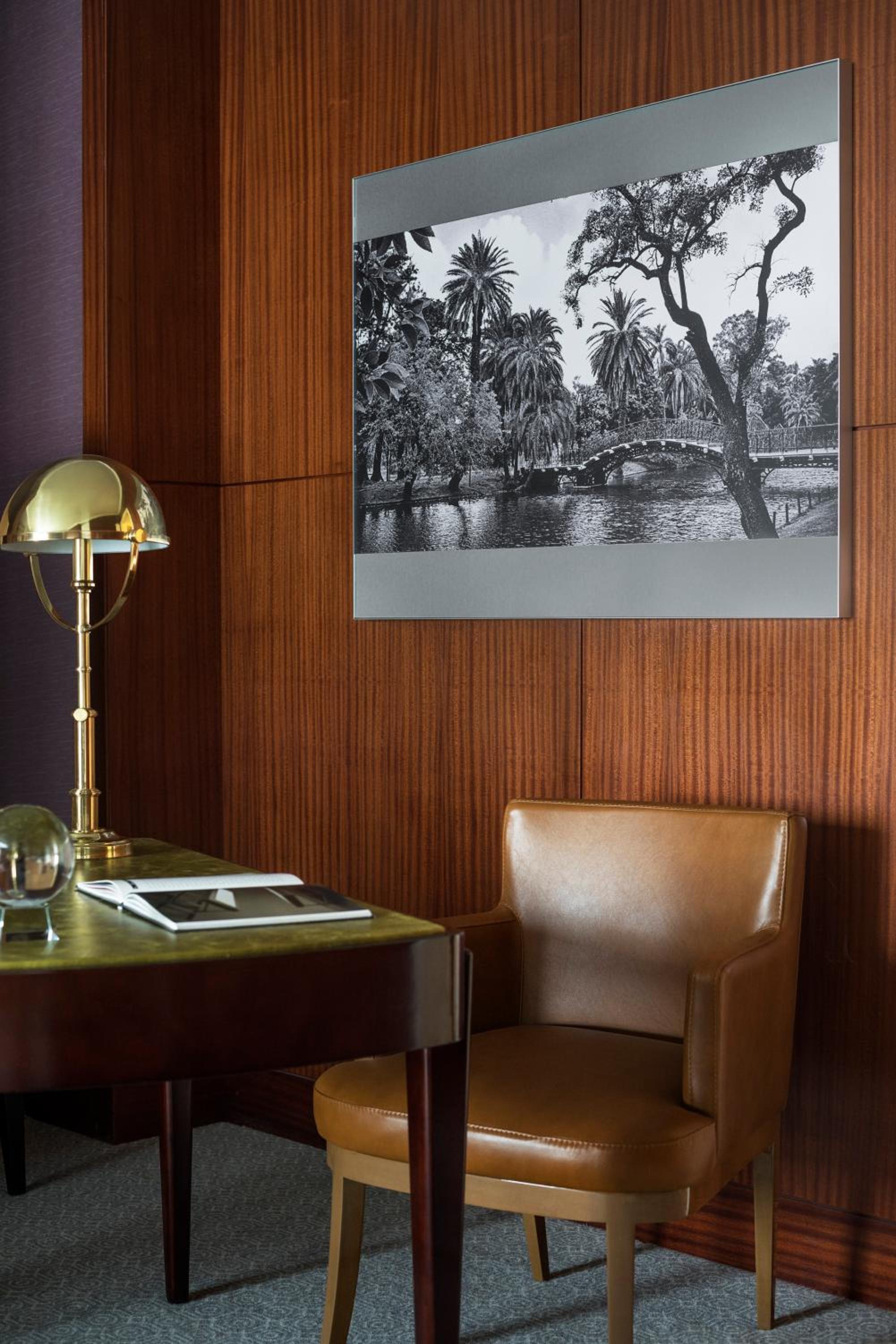 Suite with River View thumbnail 5
