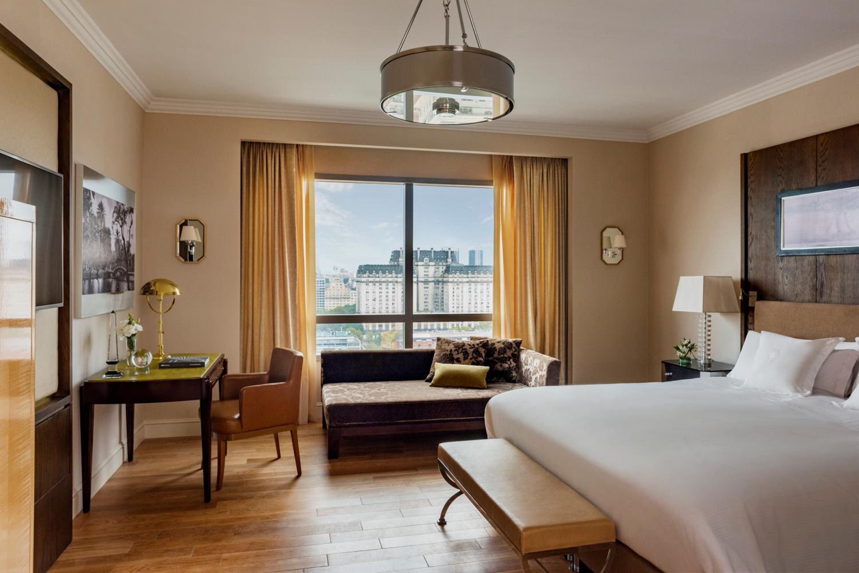 Junior Suite with Canal View