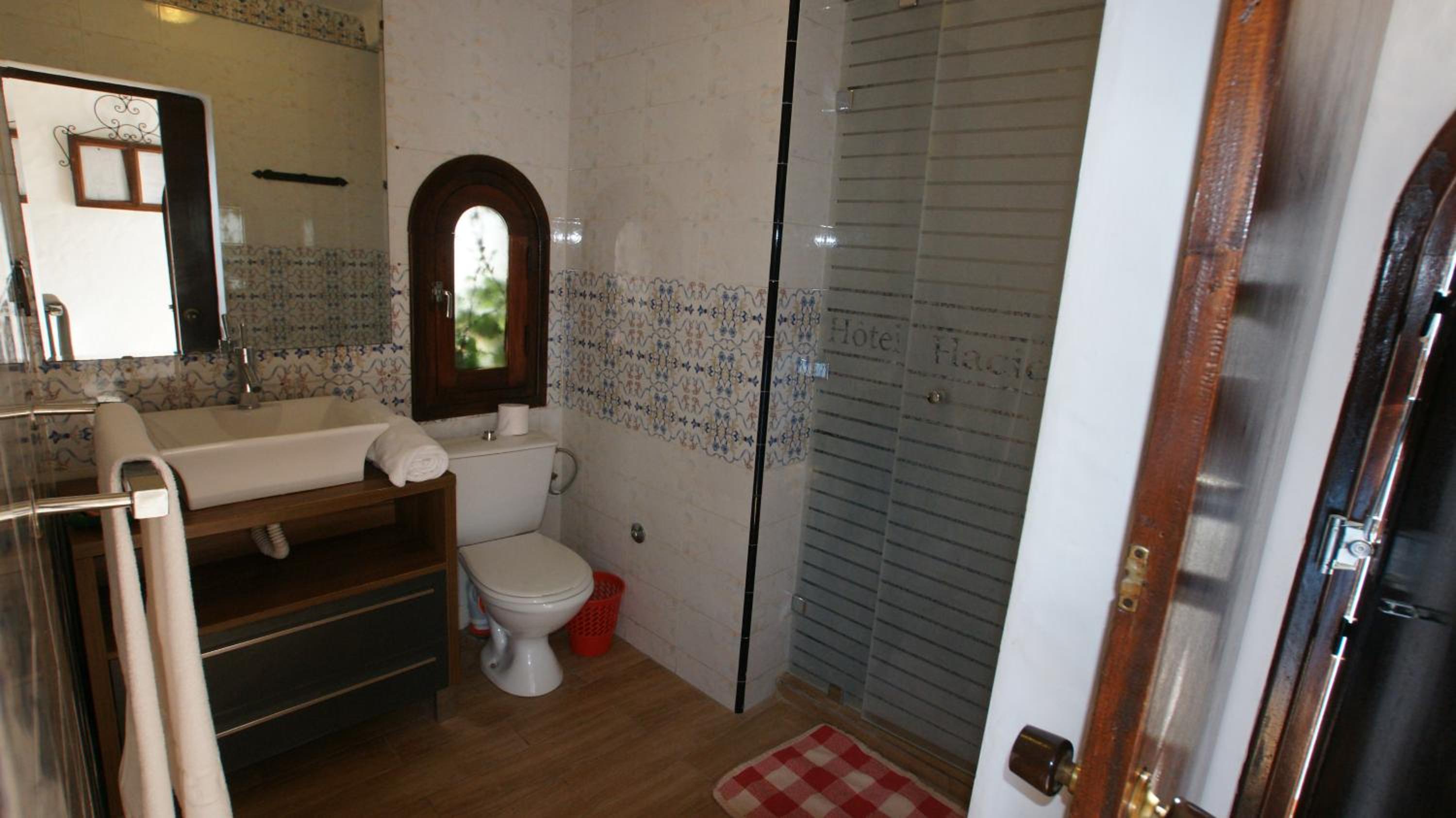 Bungalow (4 Adults) photo 2