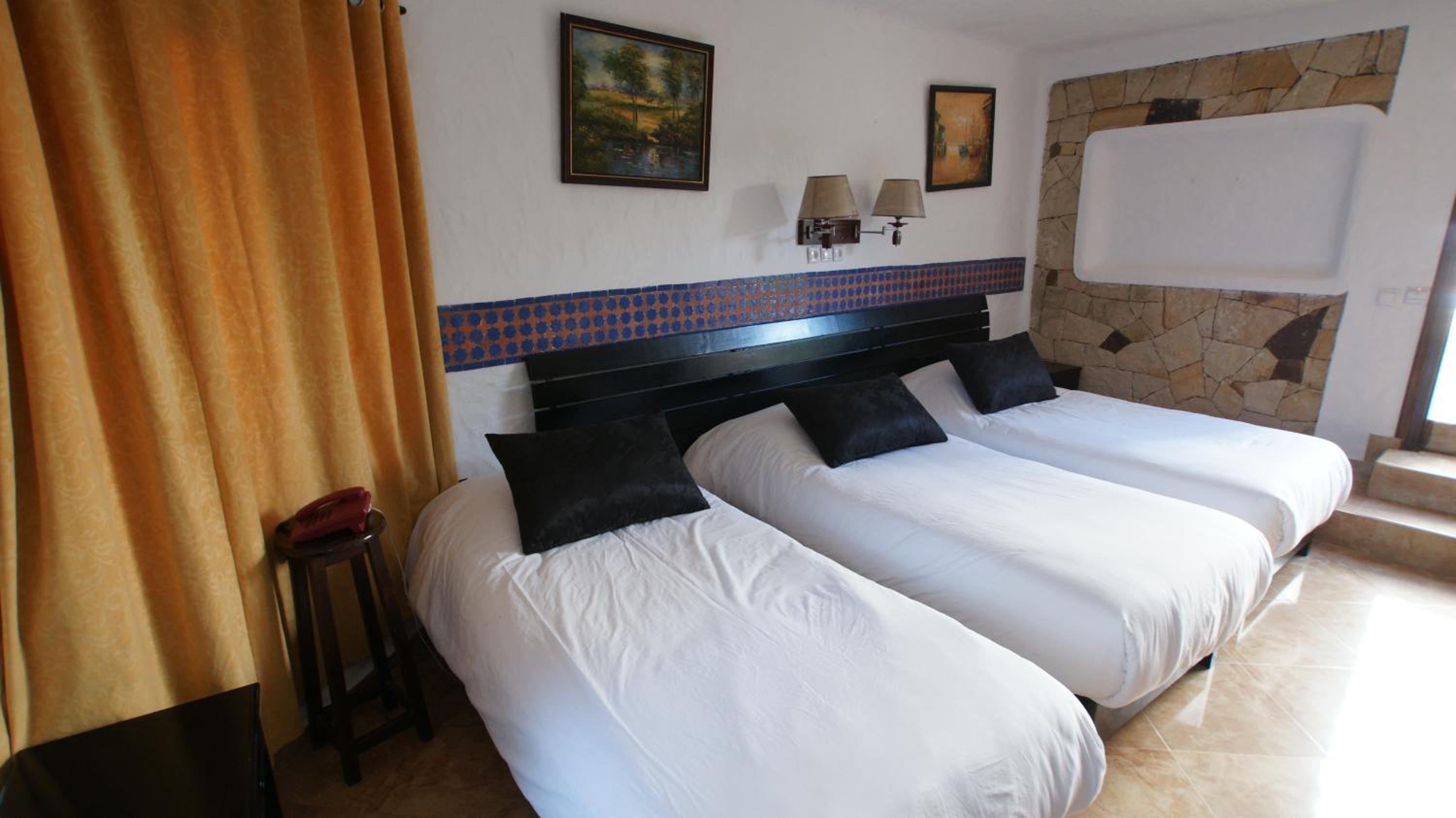 Standard Triple Room photo 2