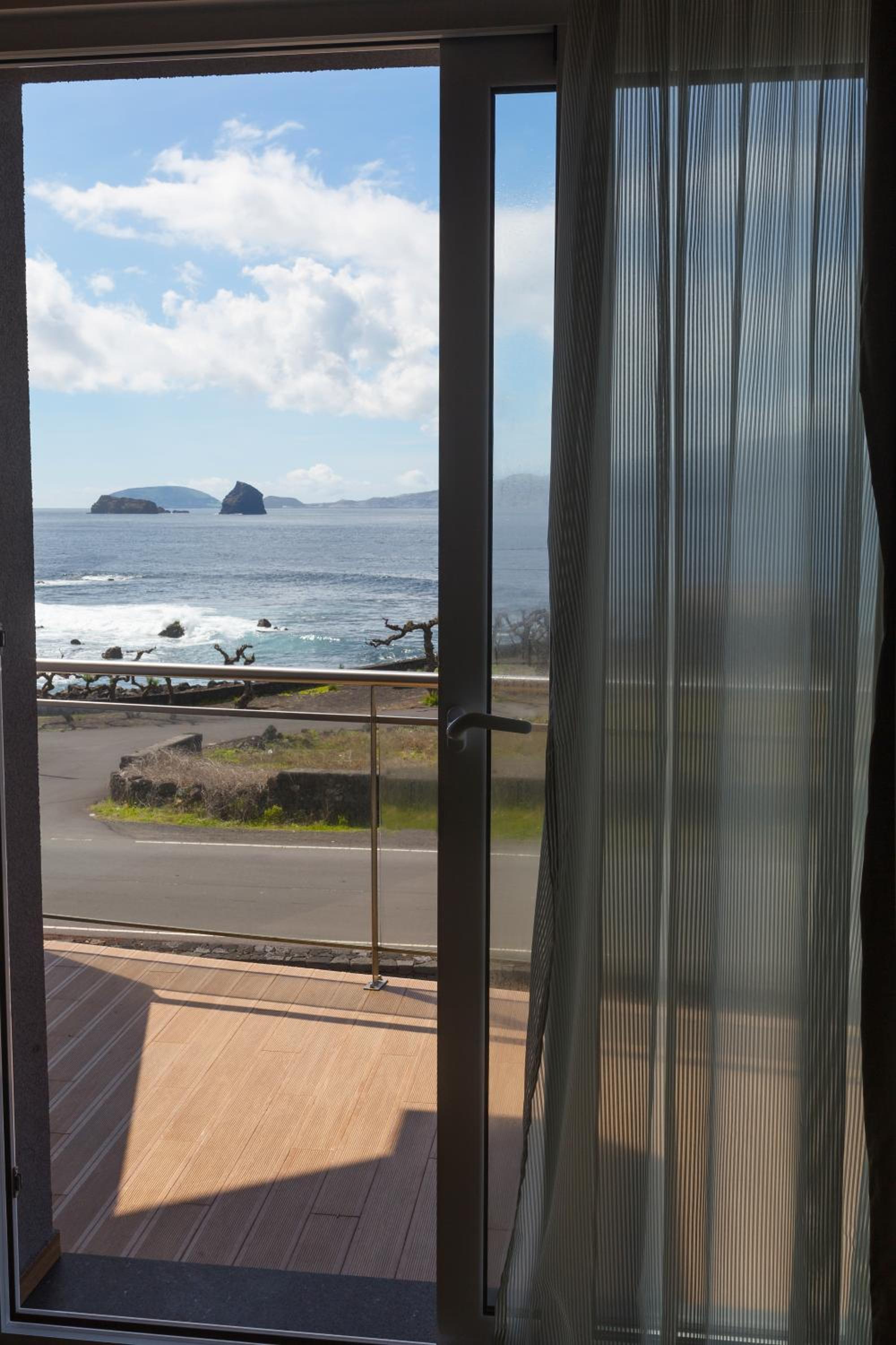 Apartment with Sea View - Photo 13