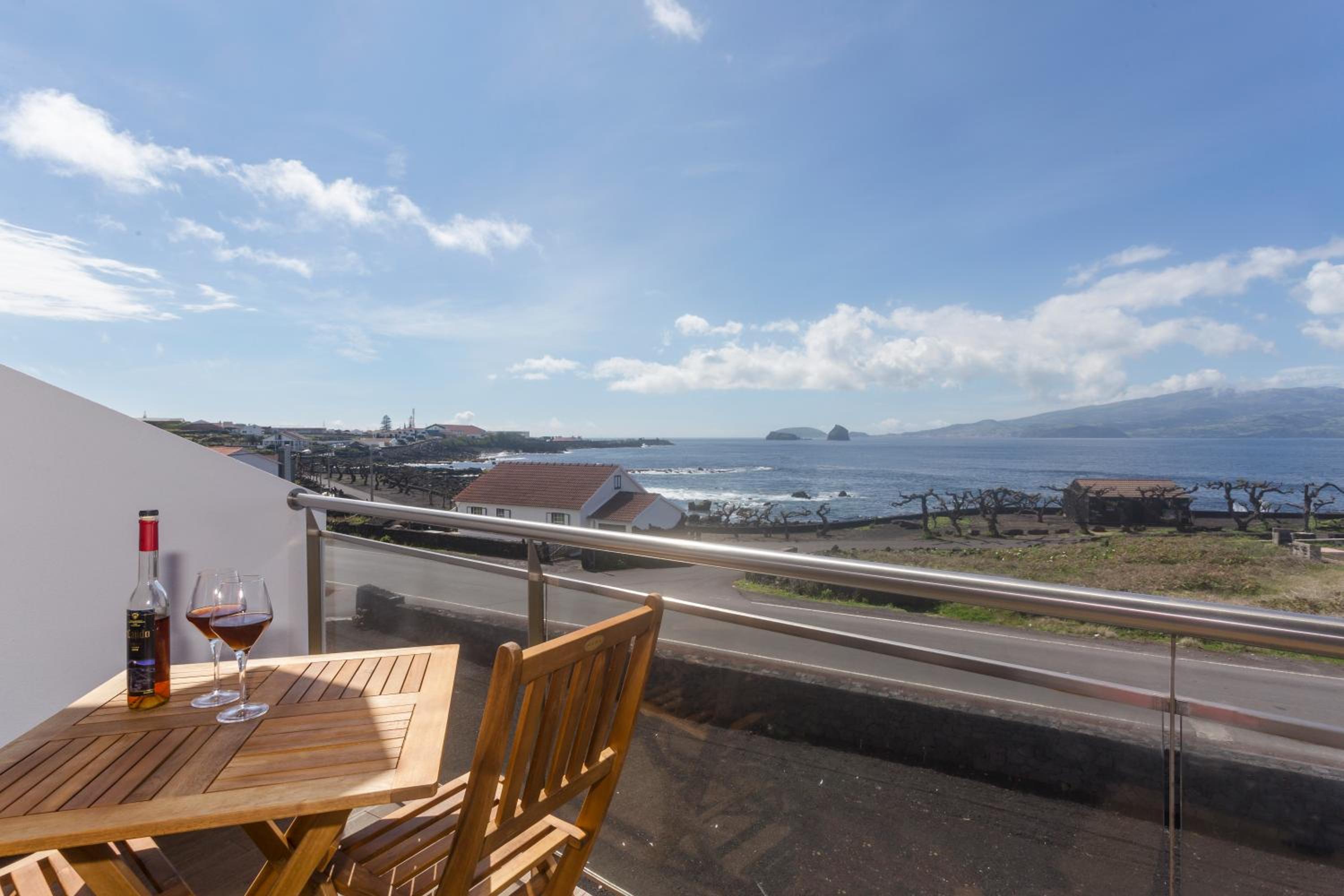 Apartment with Sea View - Photo 15