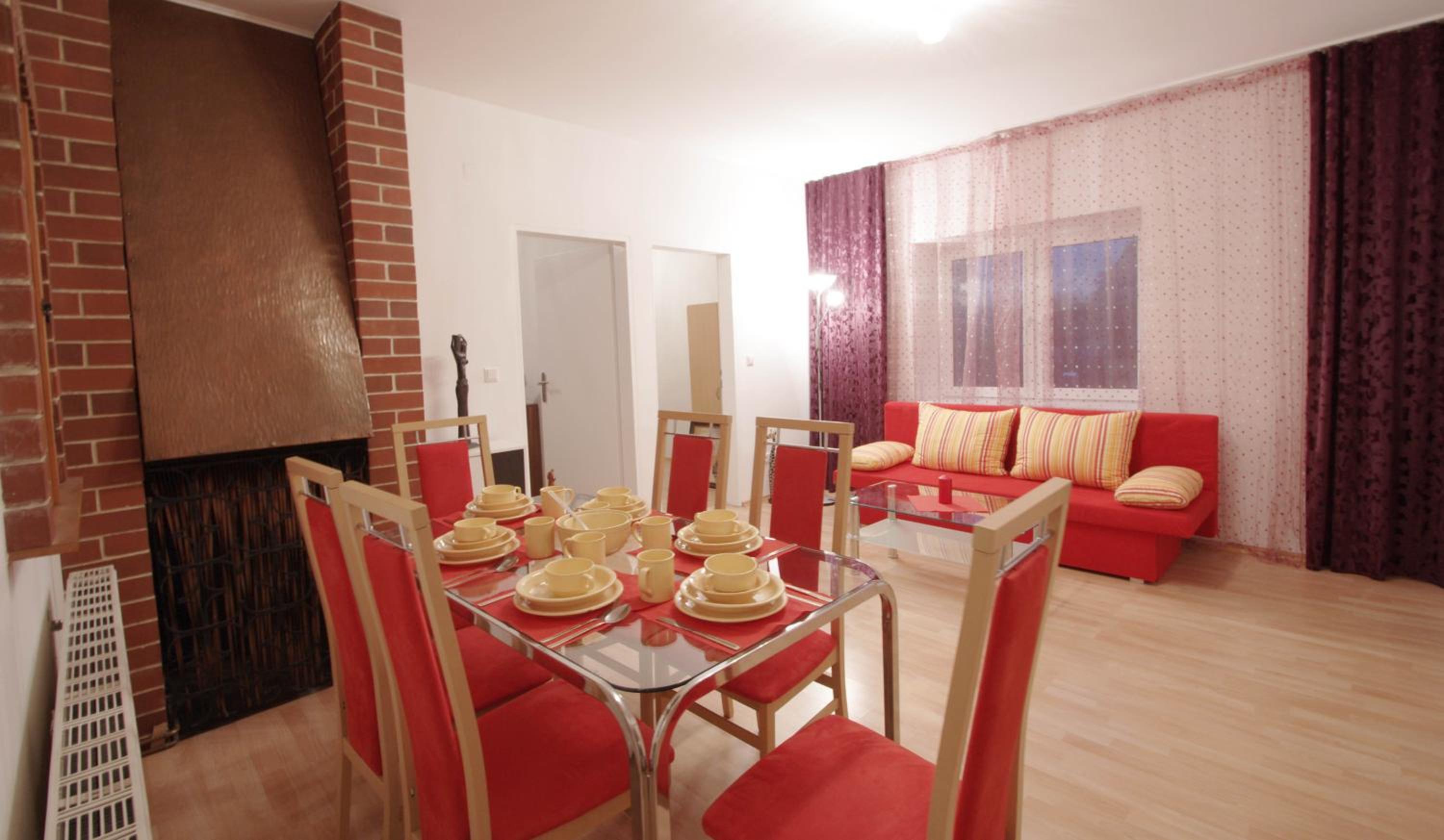 Three-Bedroom Apartment with Terrace photo 2