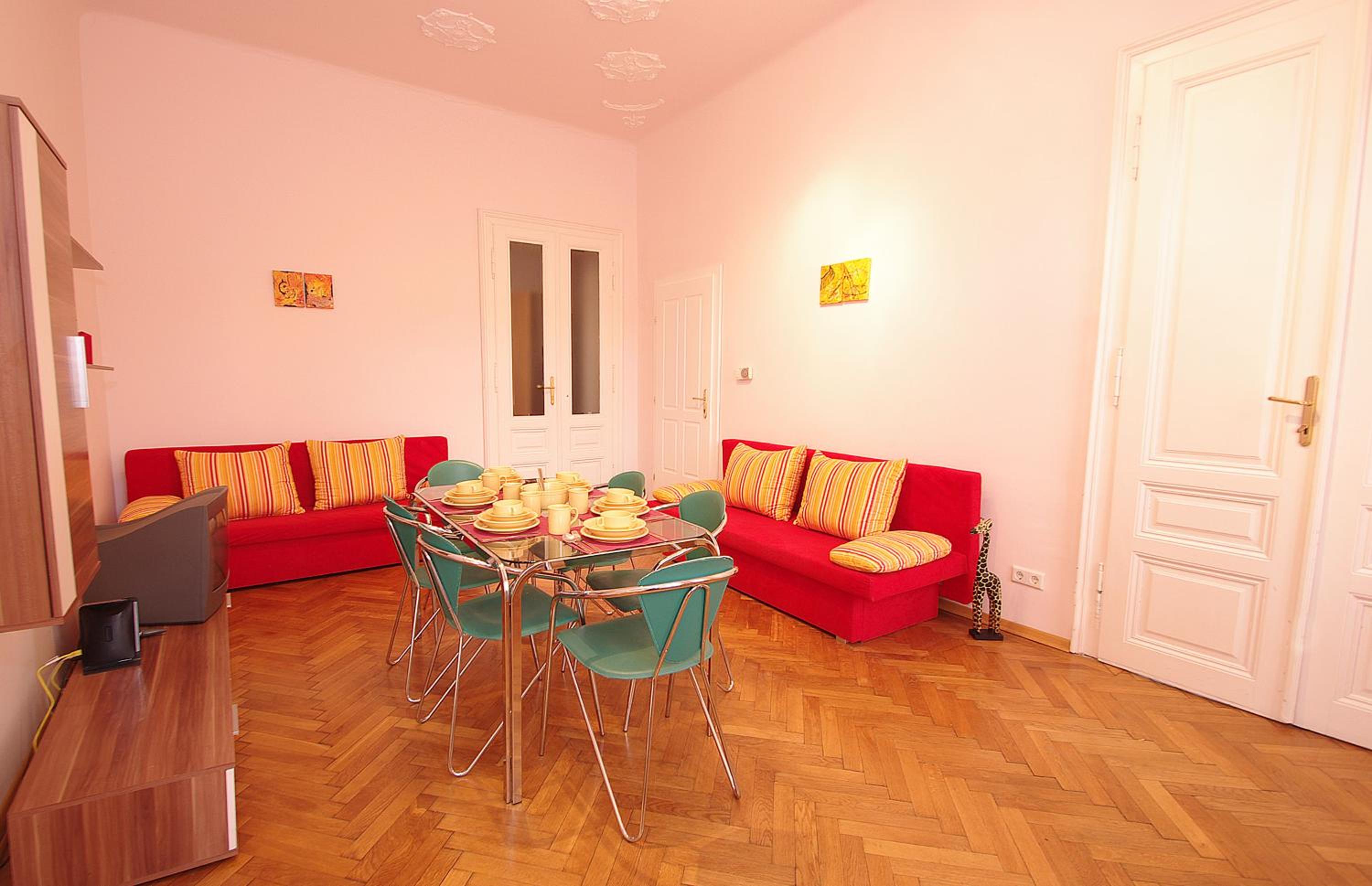 One-Bedroom Apartment with Terrace photo 1