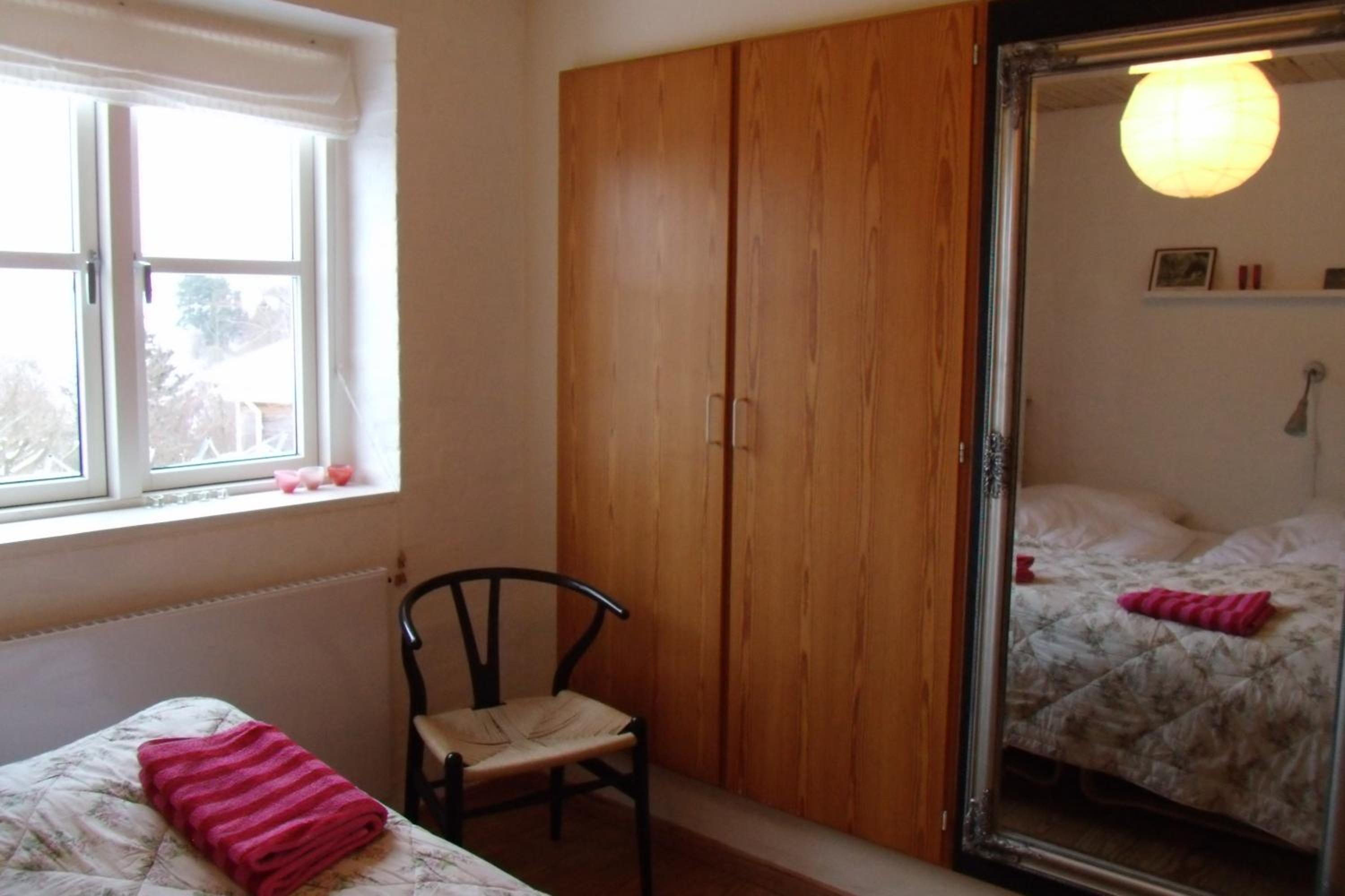 Double Room with Shared Bathroom photo 2