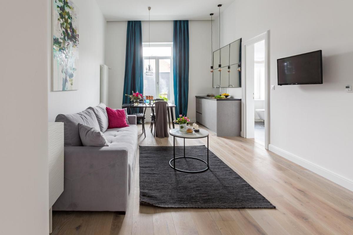 Deluxe One Bedroom Apartment