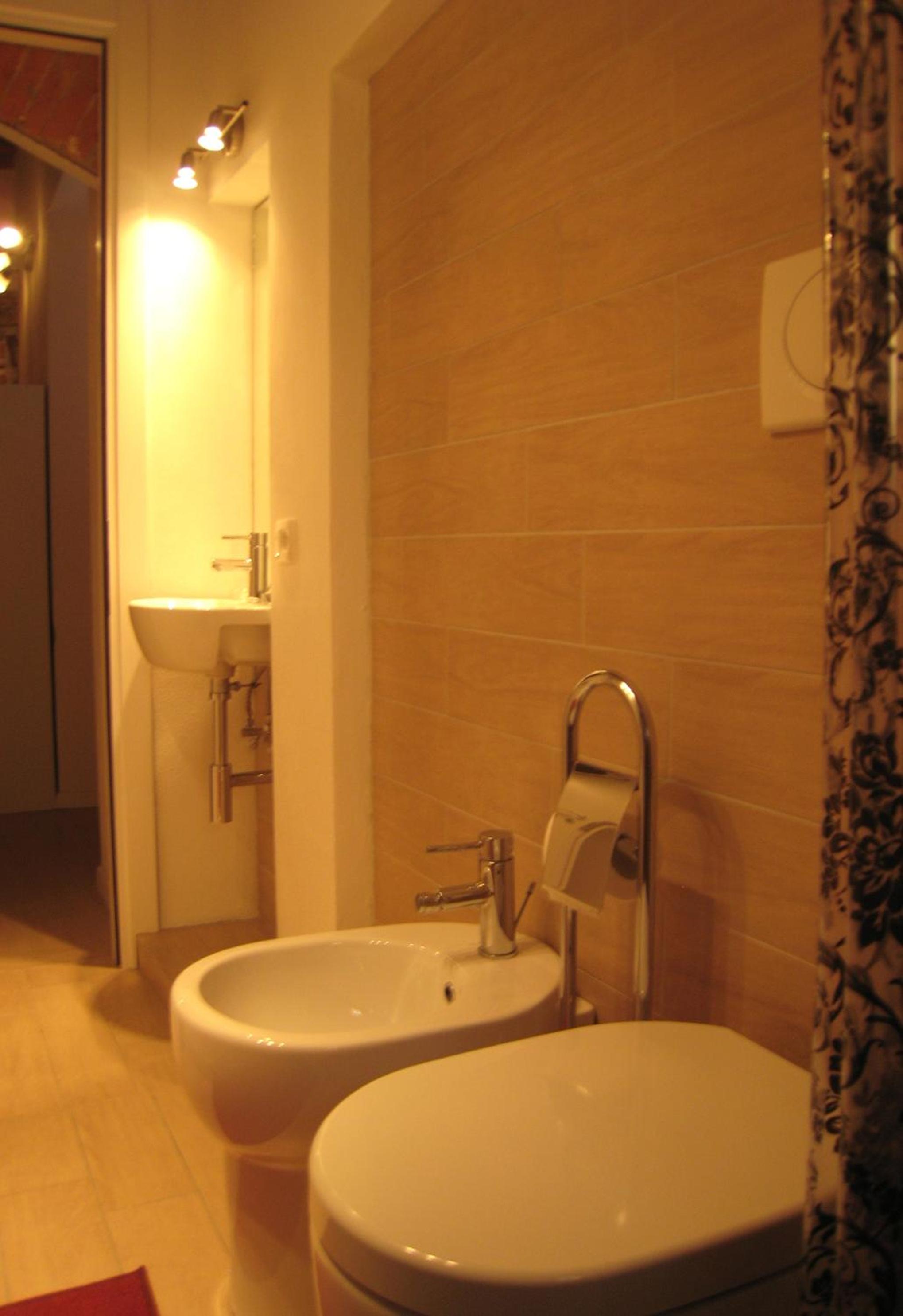 Double or Twin Room - Photo 5
