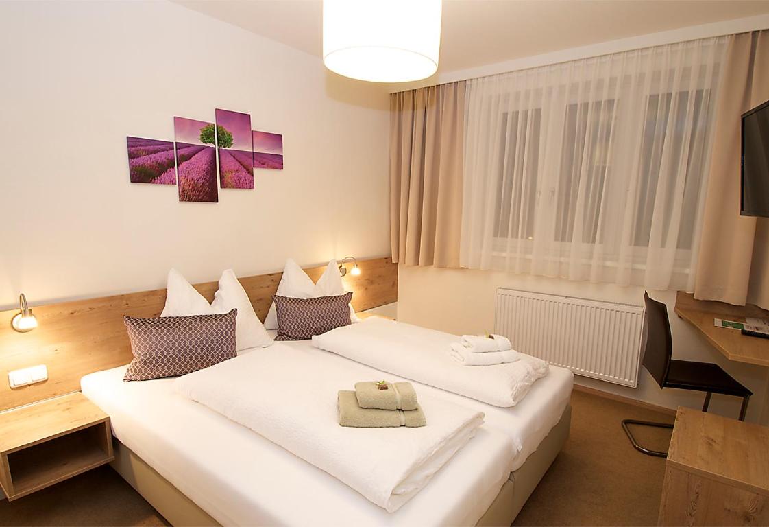 Double or Twin Room photo 2