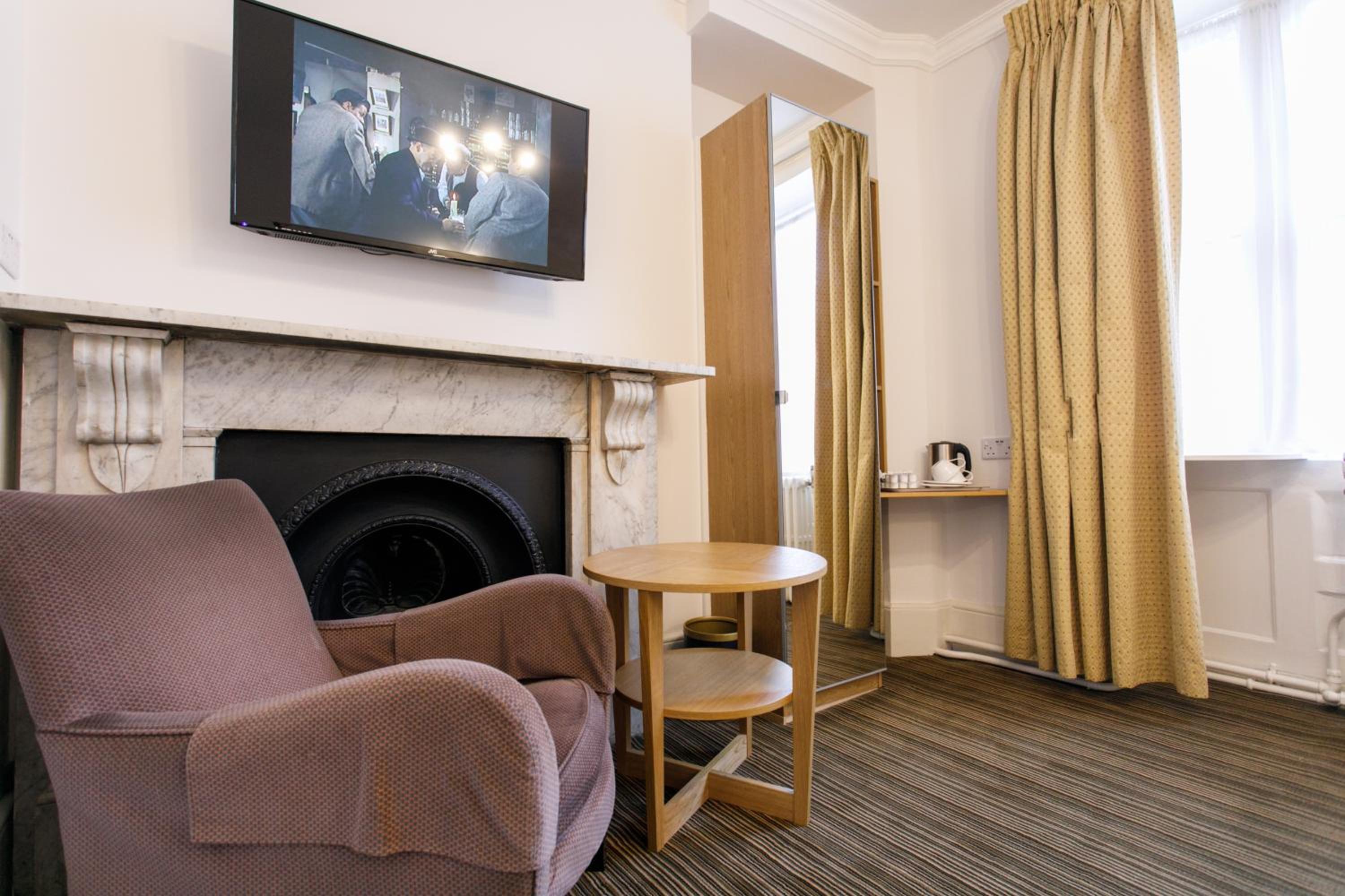 Double or Twin Room with Bathroom photo 3