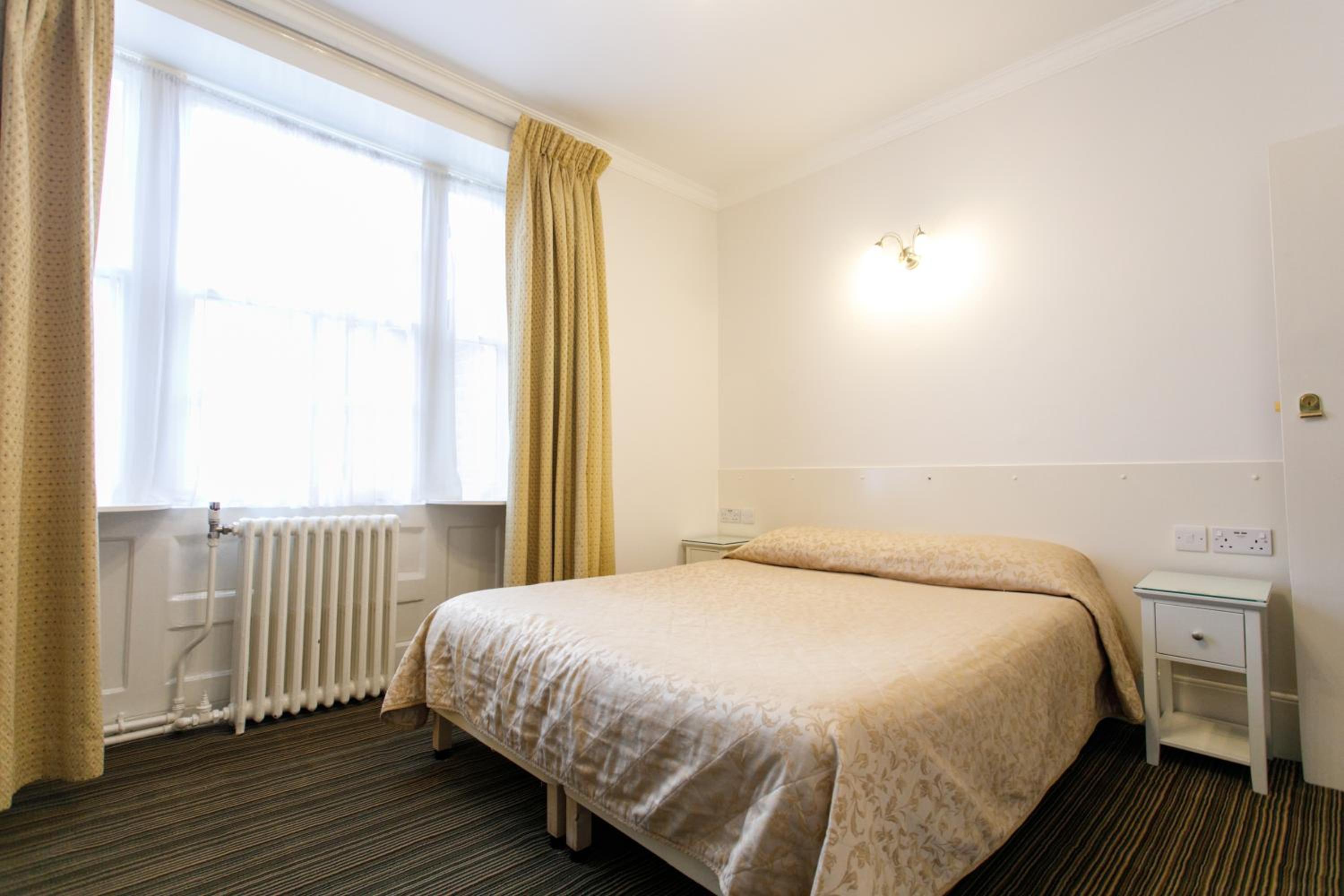 Double or Twin Room with Bathroom
