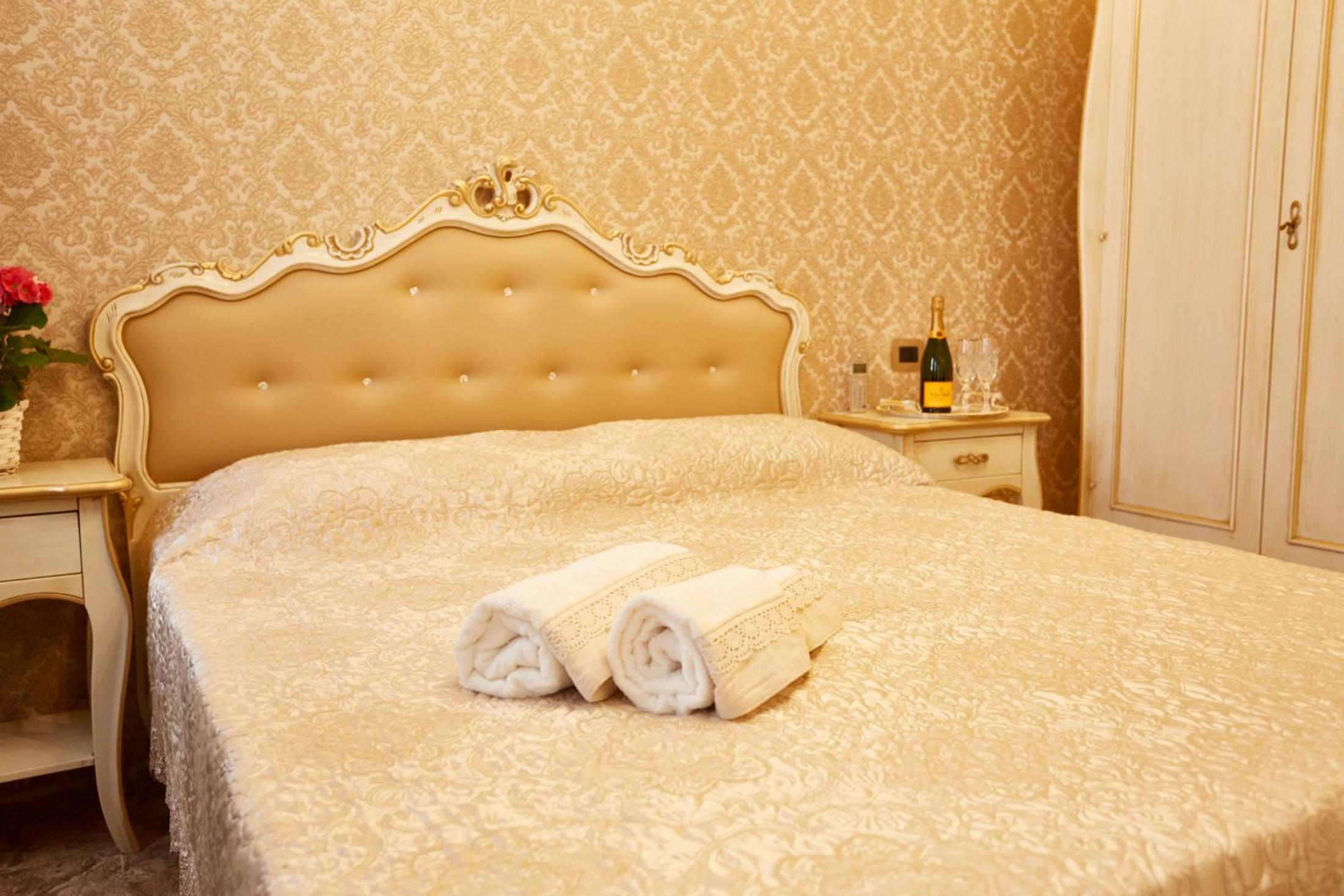 Superior Double or Twin Room - Photo 2