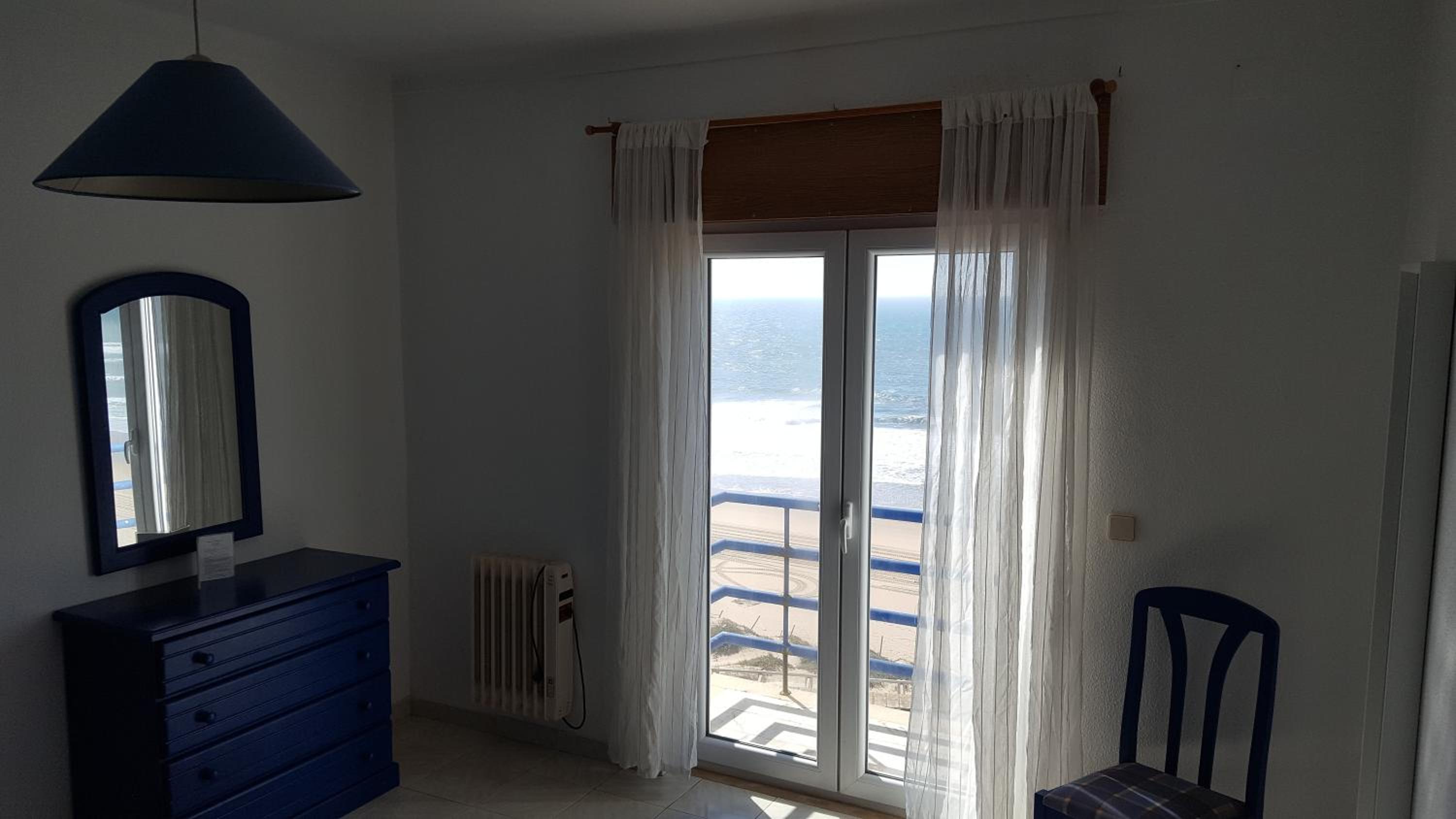 One-Bedroom Apartment with Sea View - Photo 3