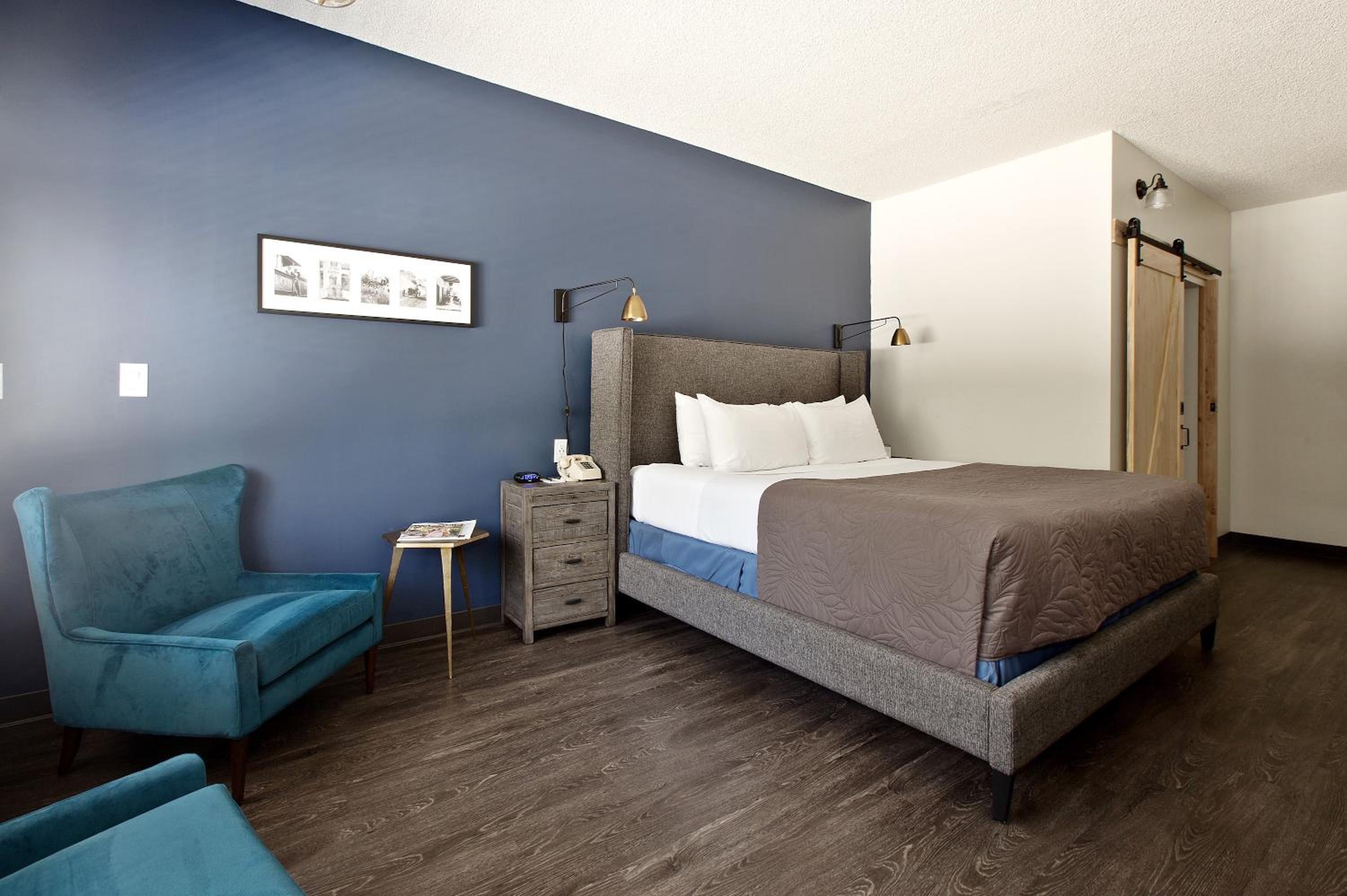 Standard King Room photo 3