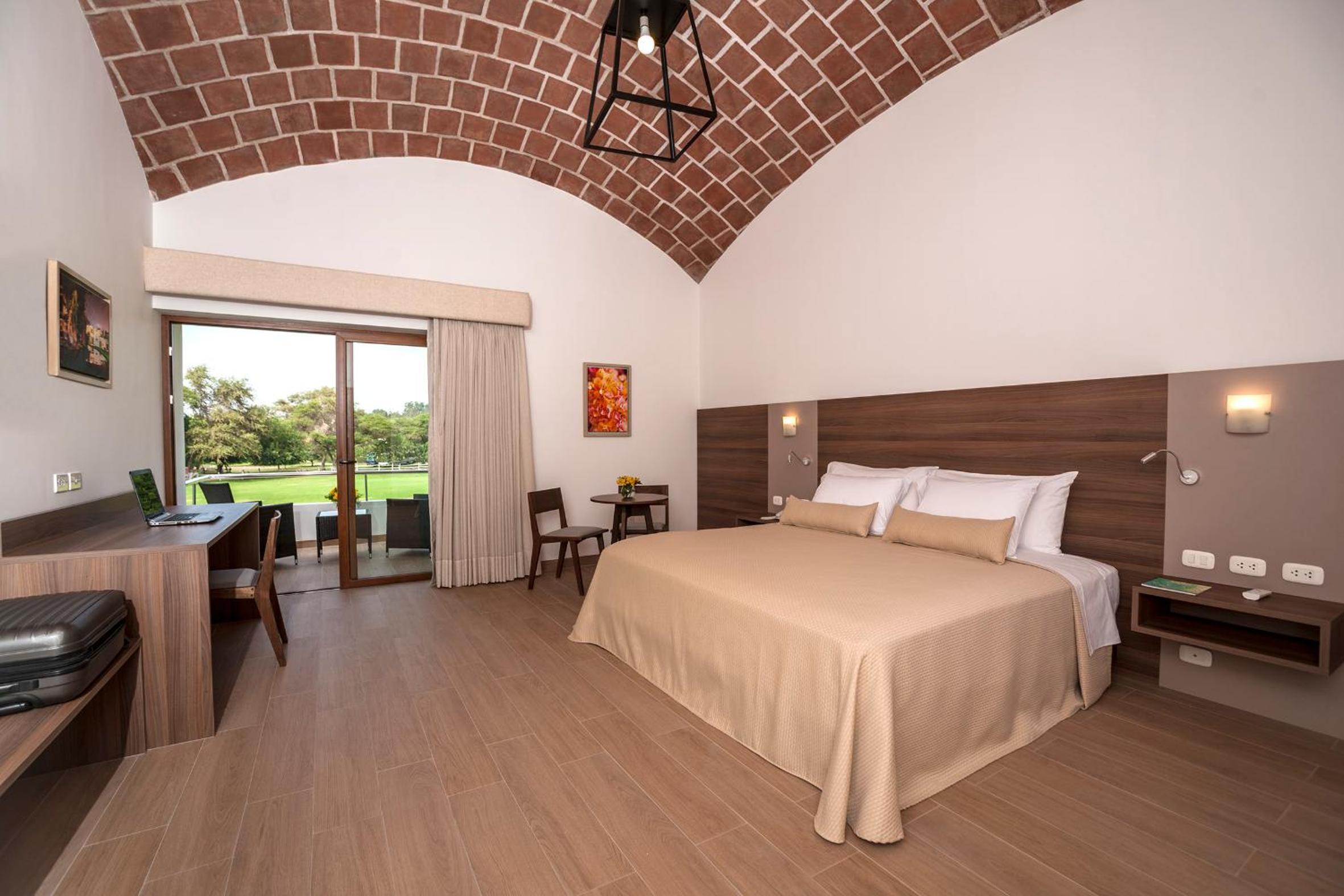 Deluxe Room - Photo 1