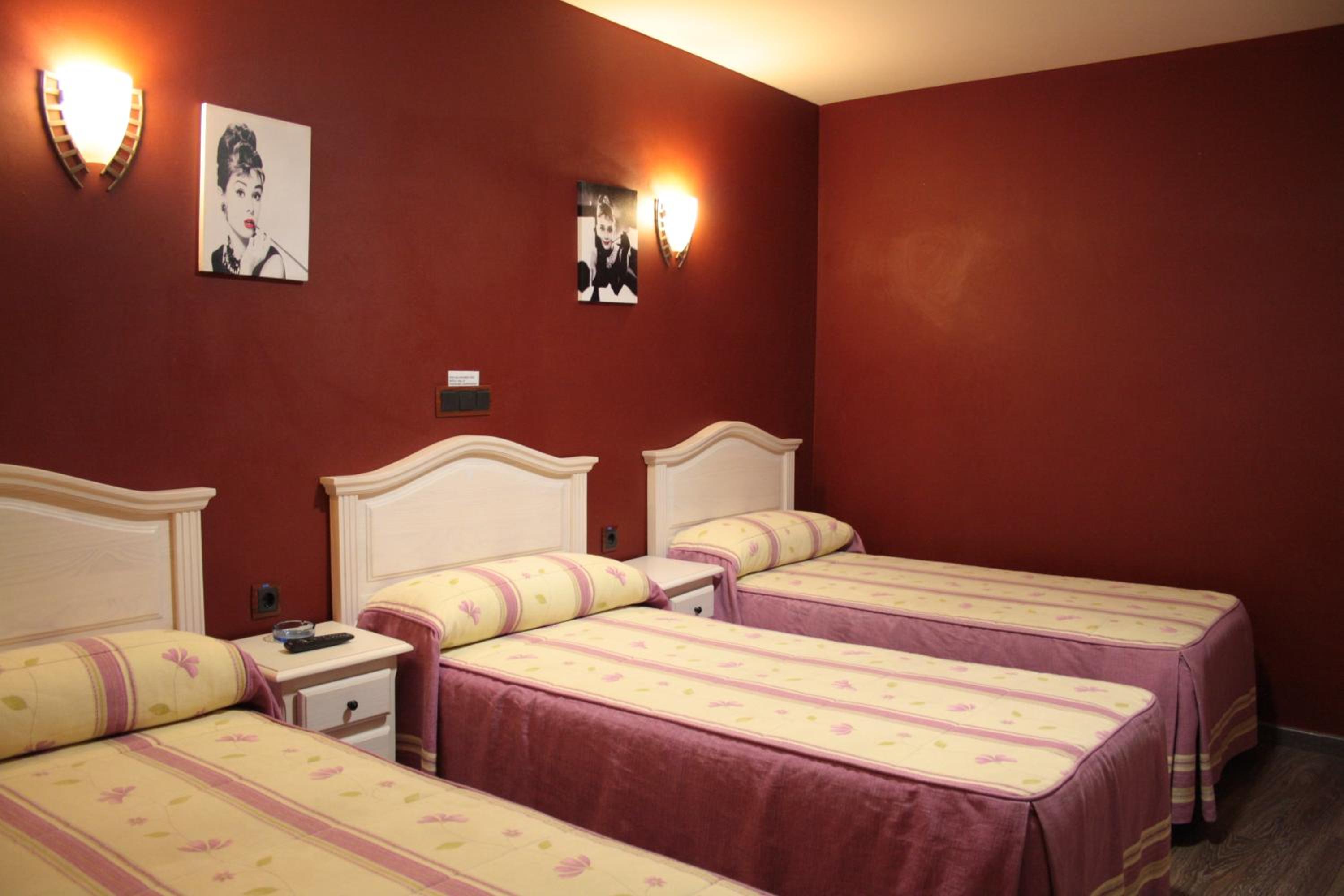 Triple Room - Photo 10