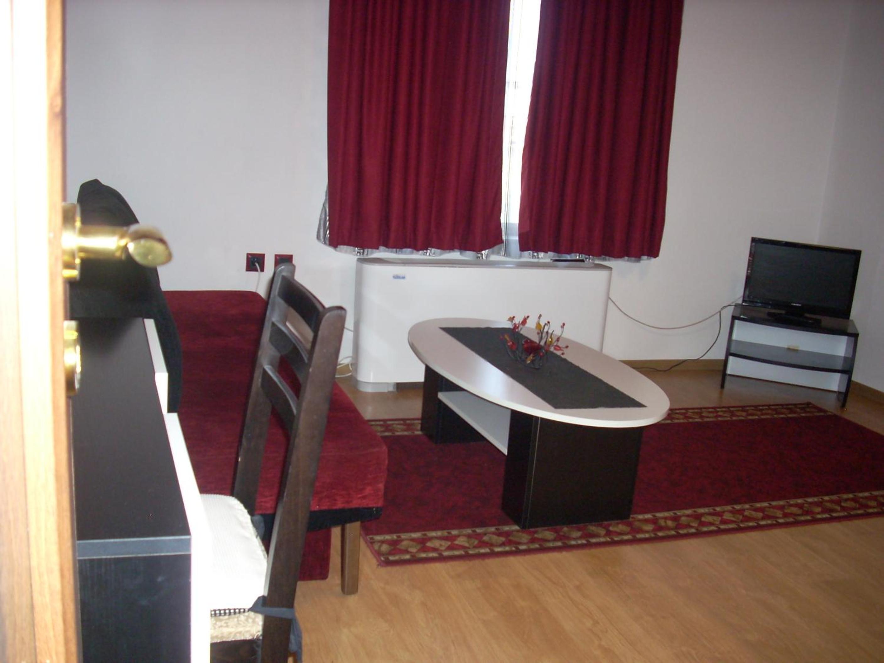 Studio Apartment photo 2