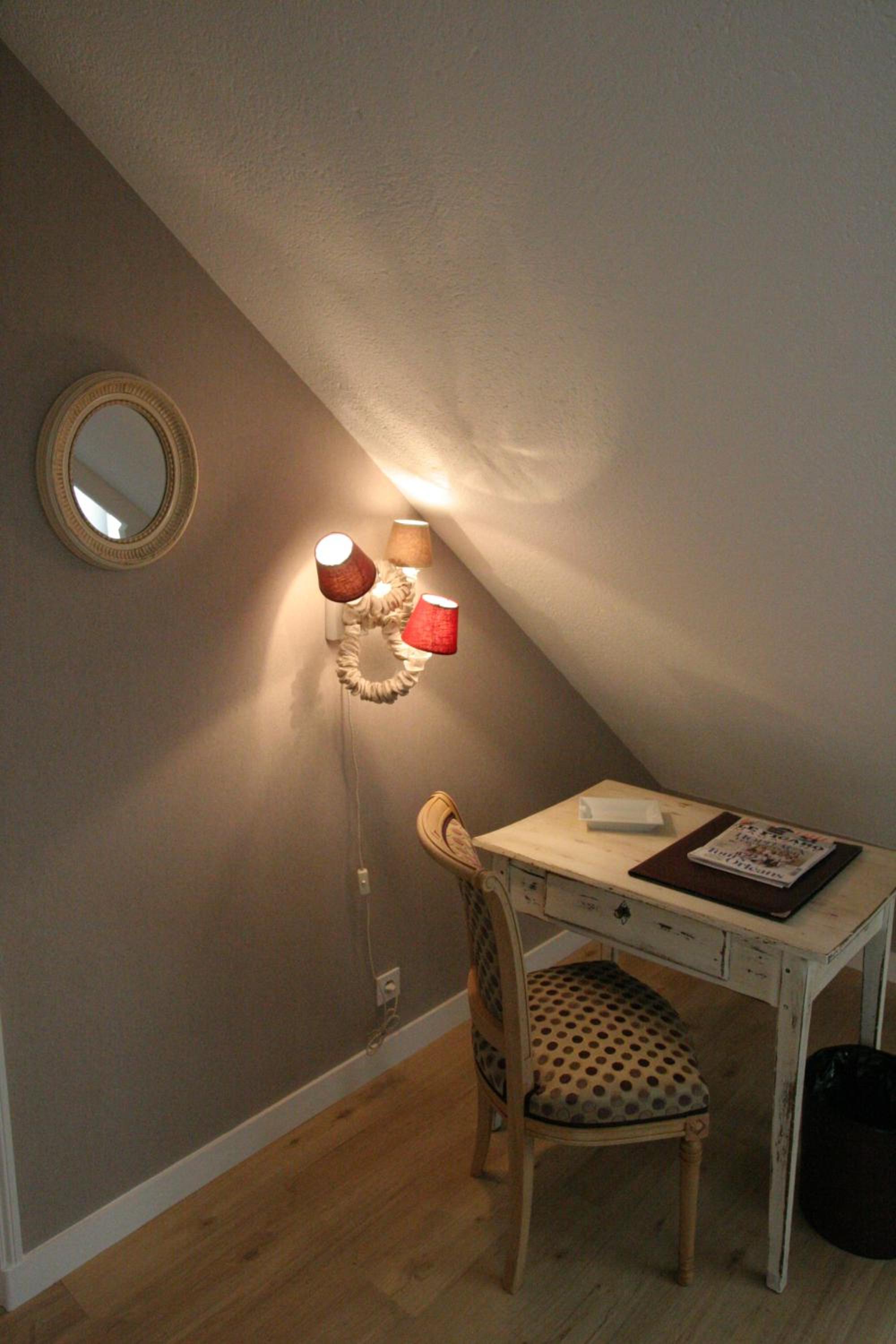 Single Room photo 3