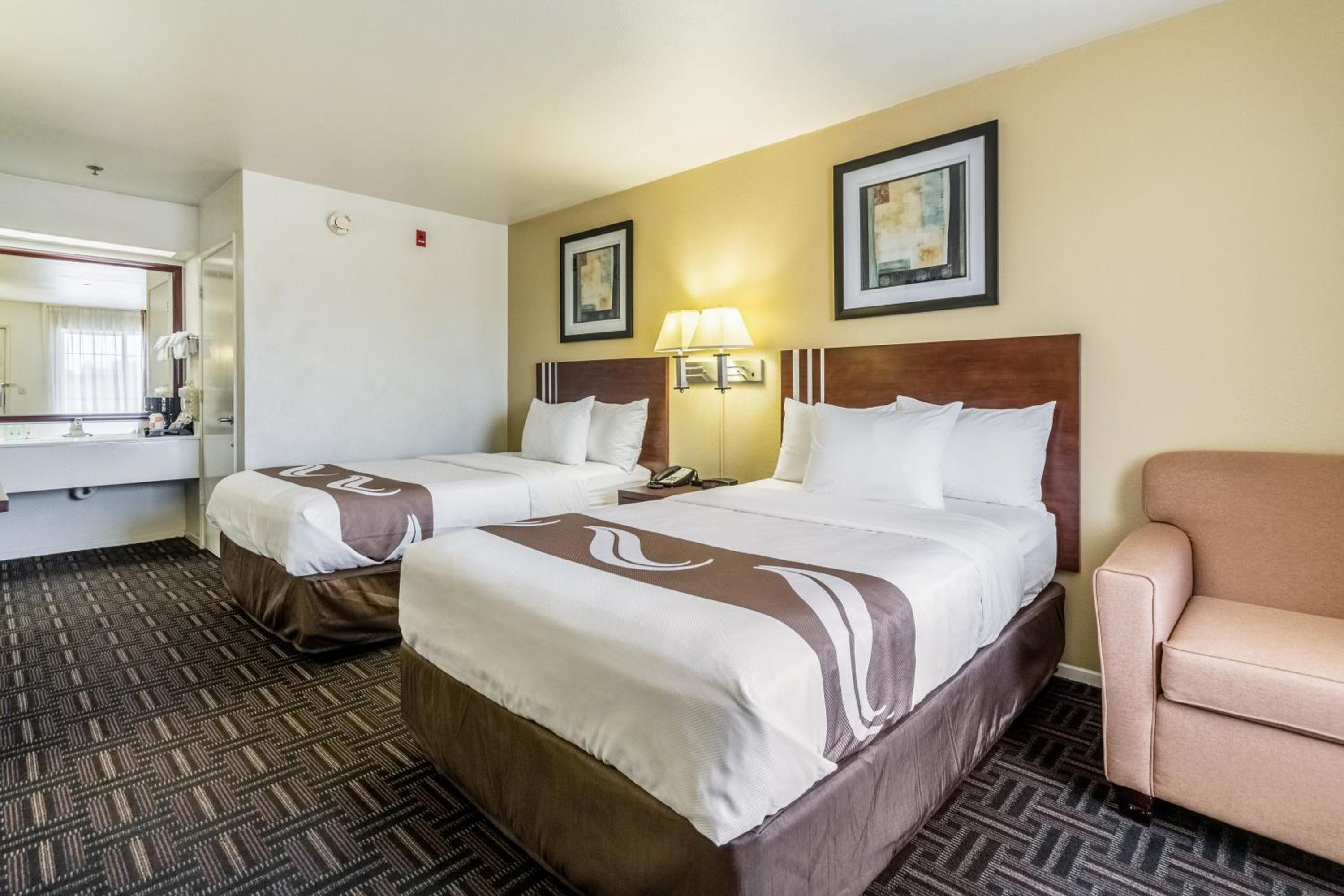 Double Room with Two Double Beds - Non-Smoking - Photo 1