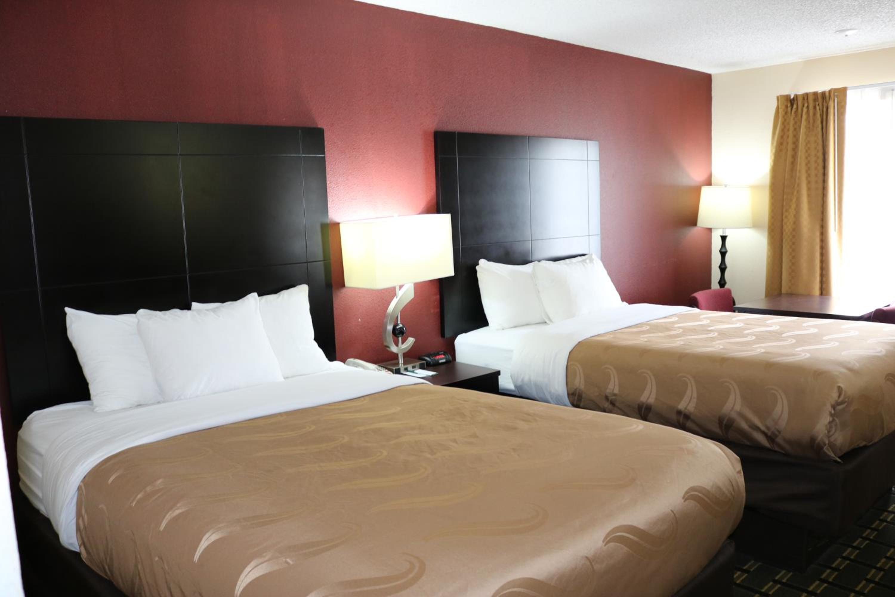 Double Room with Two Double Beds - Non-Smoking - Photo 2