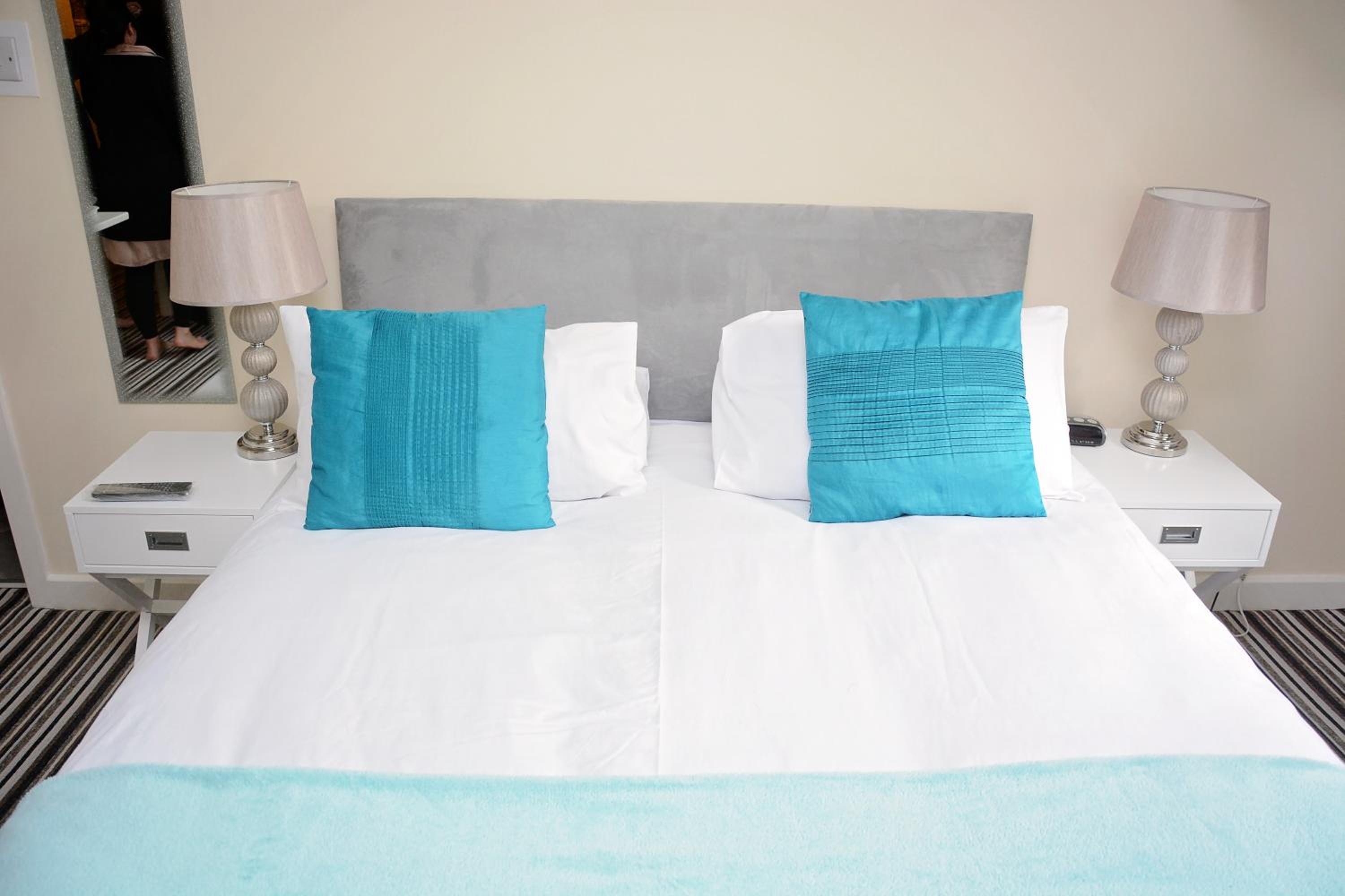 Deluxe King Room photo 2